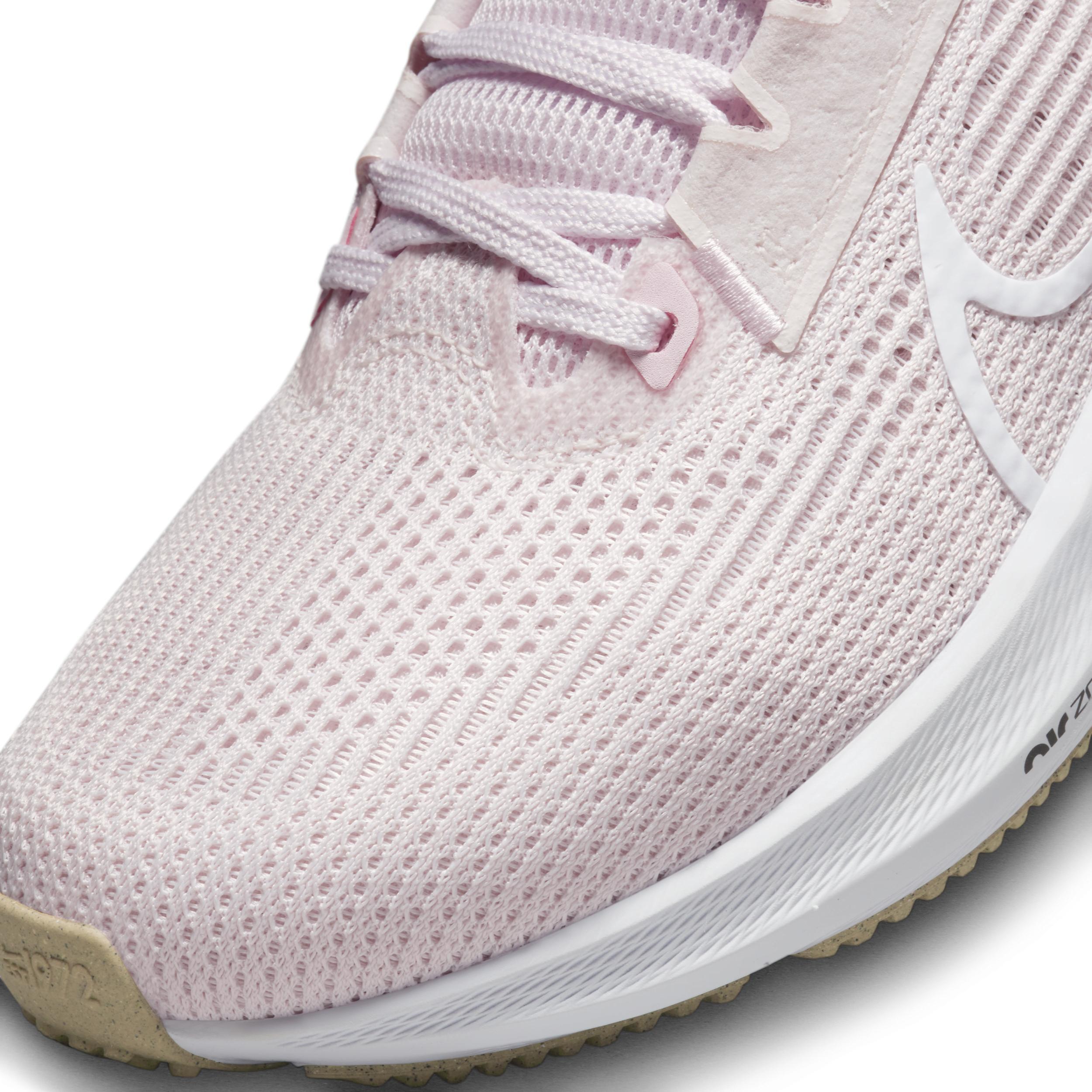 Nike Womens Zoom Pegasus 40 Running Shoes Product Image