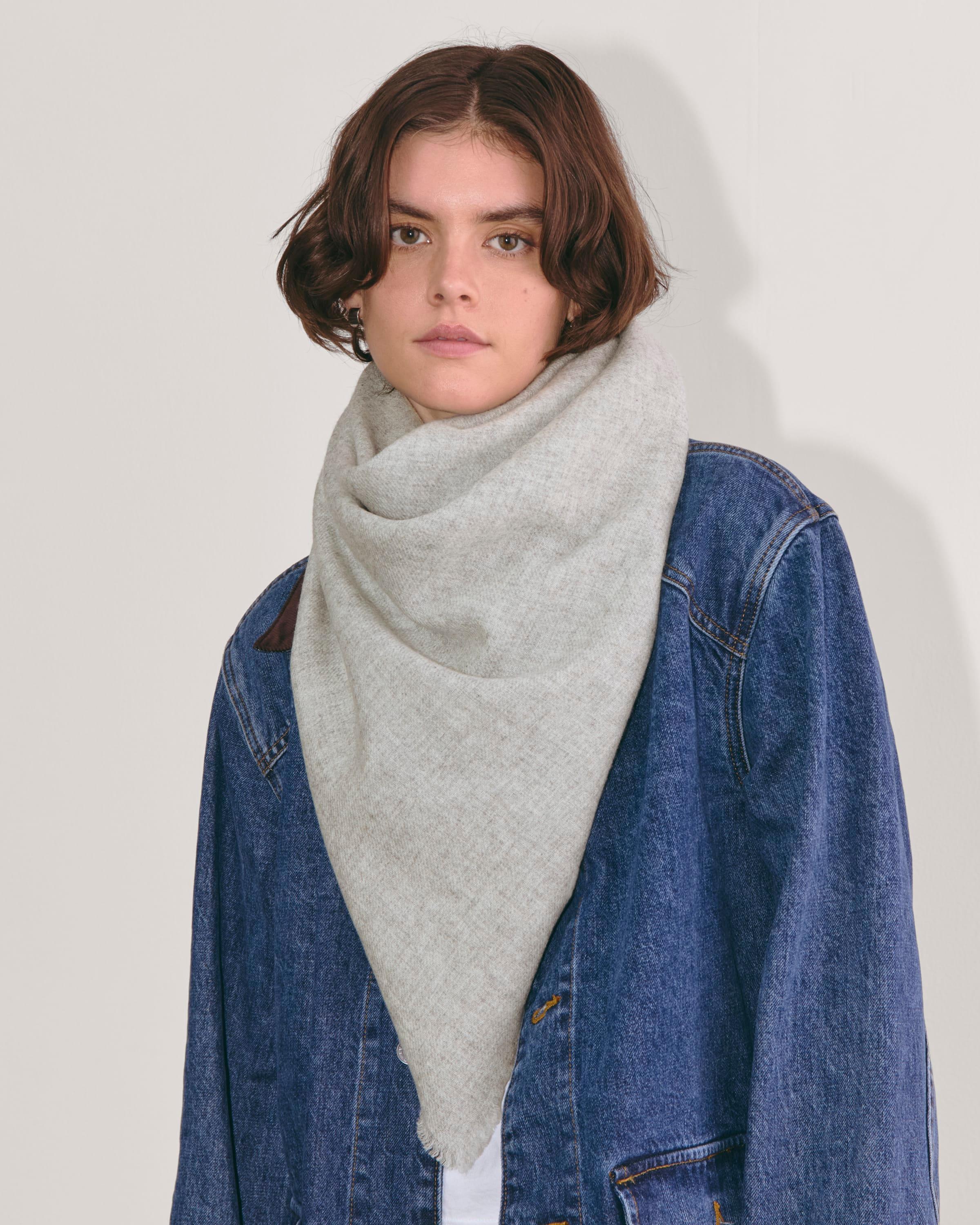 The Cashmere Feather Scarf Product Image