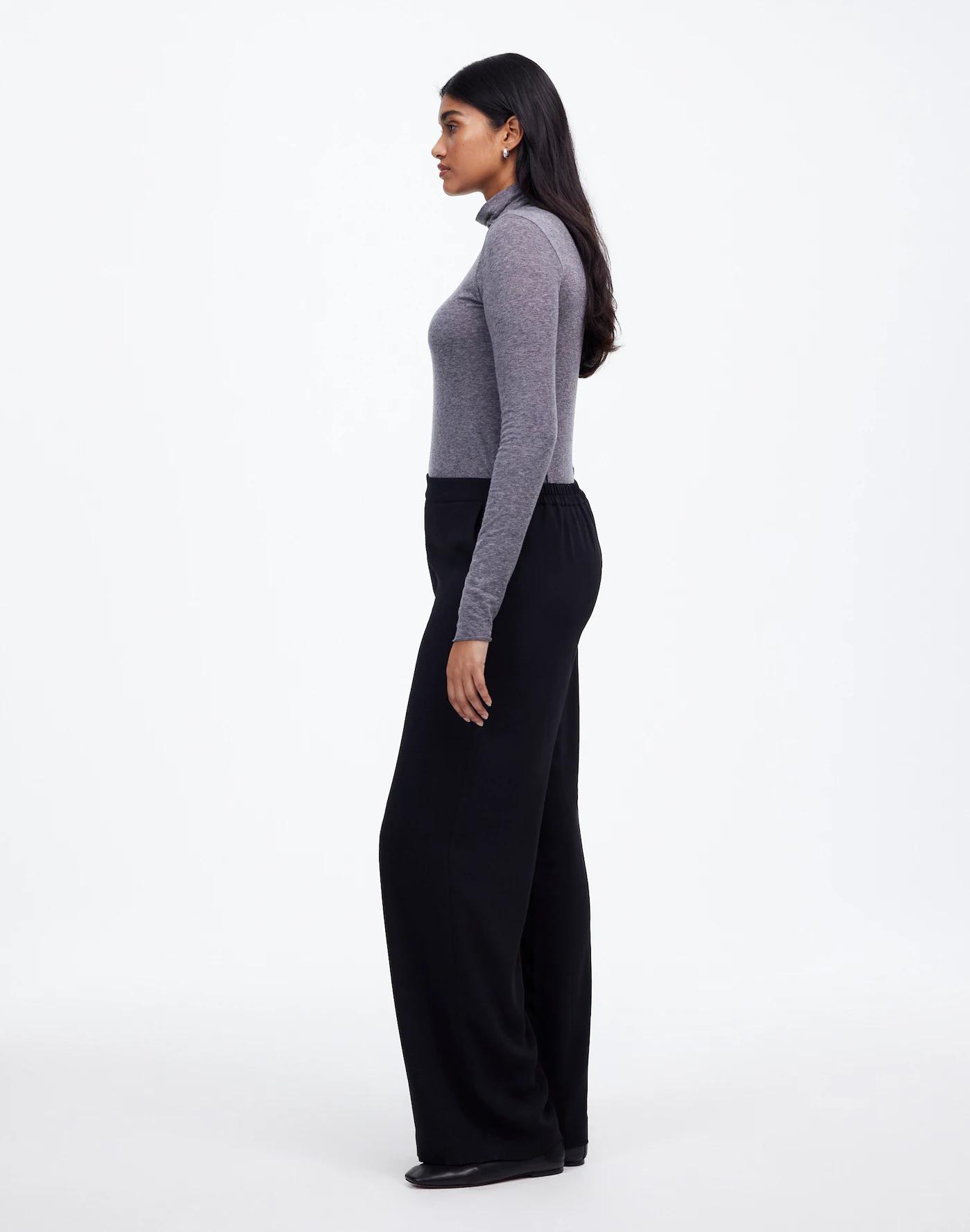 Pull-On Straight Pants in Crepe Product Image