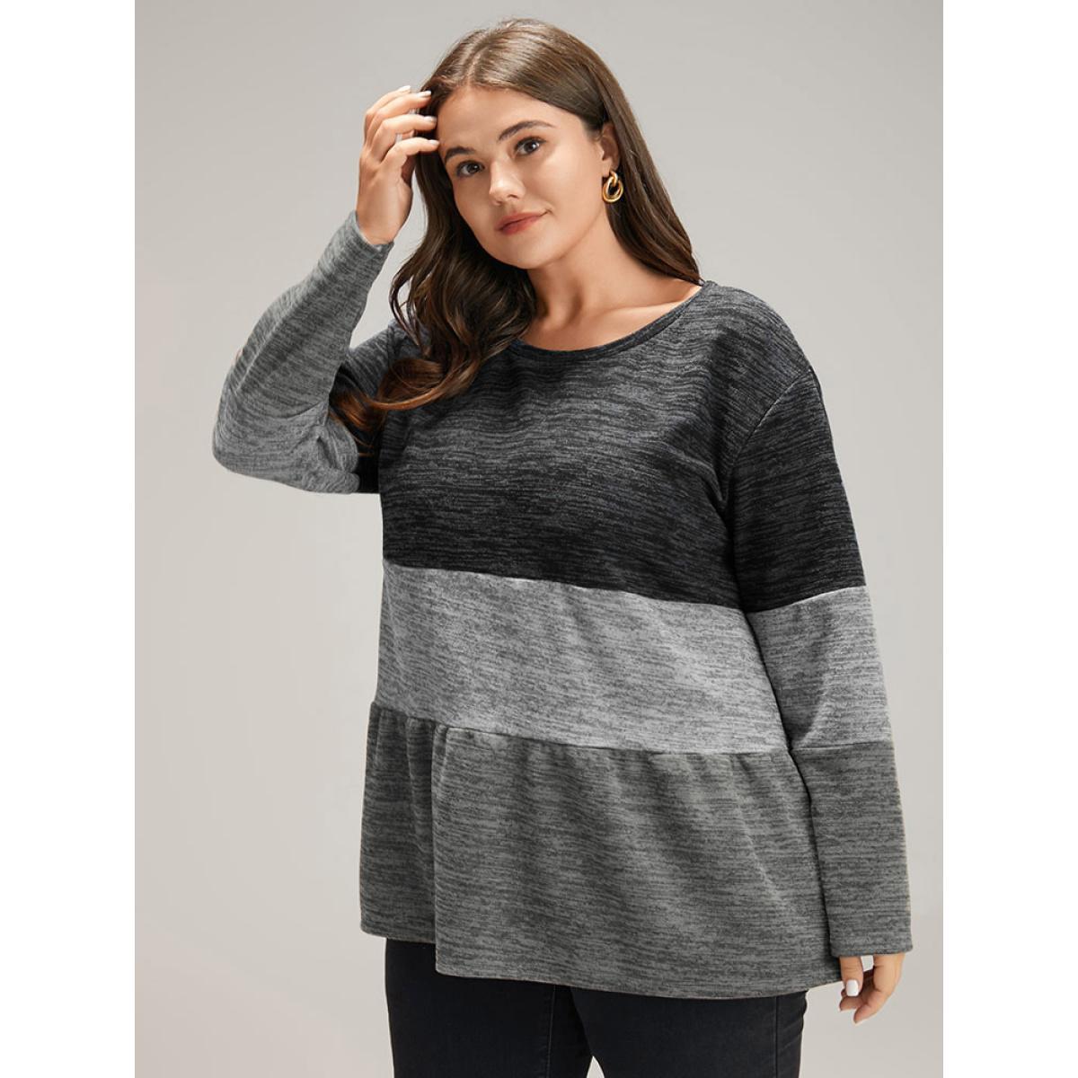 Plus Size Contrast Patchwork Gathered T-shirt Black Women Casual Gathered Plain Round Neck Dailywear T-shirts BloomChic 18-20/2X Product Image