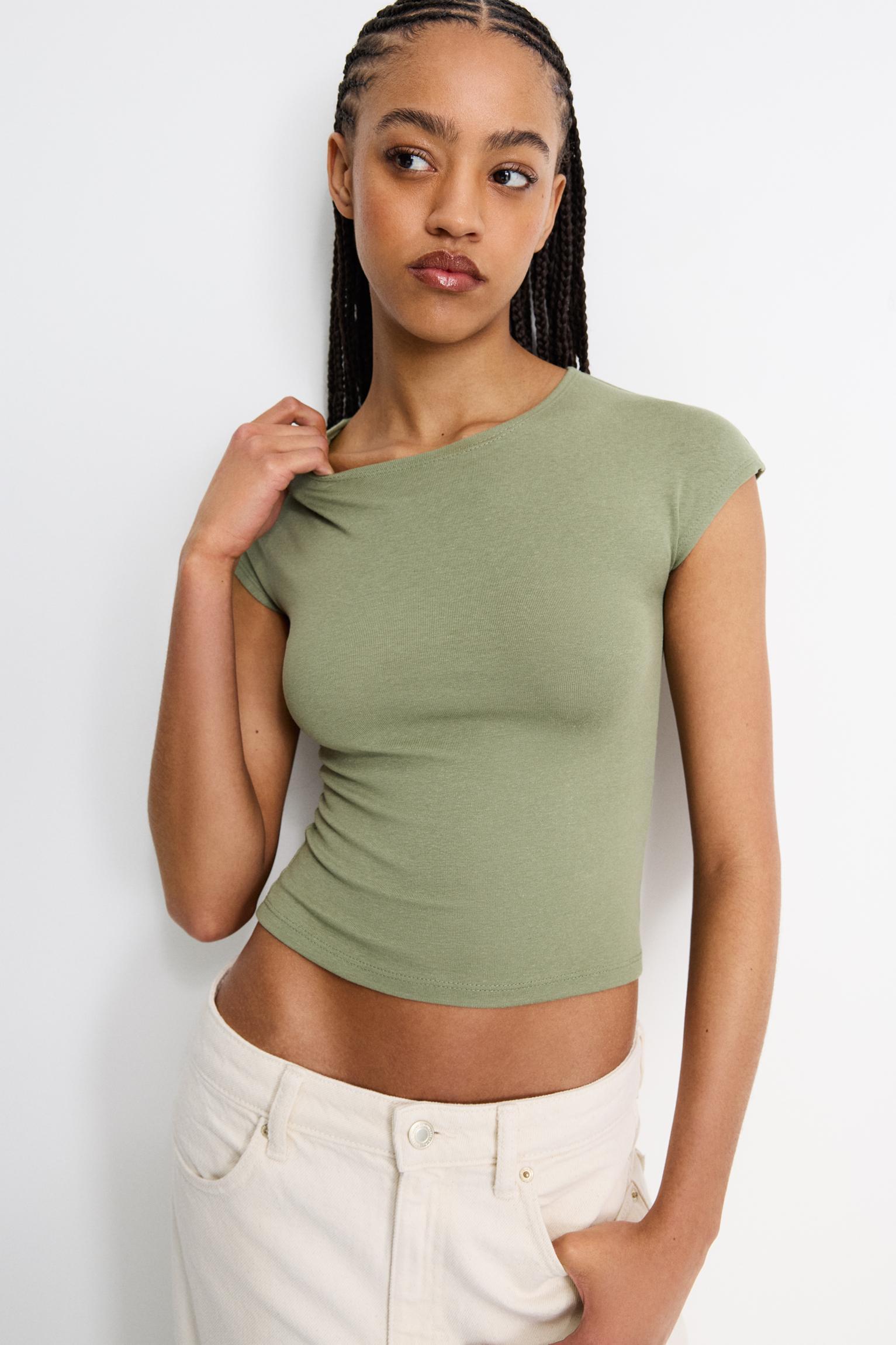 Fitted T-shirt with whole sleeves Product Image