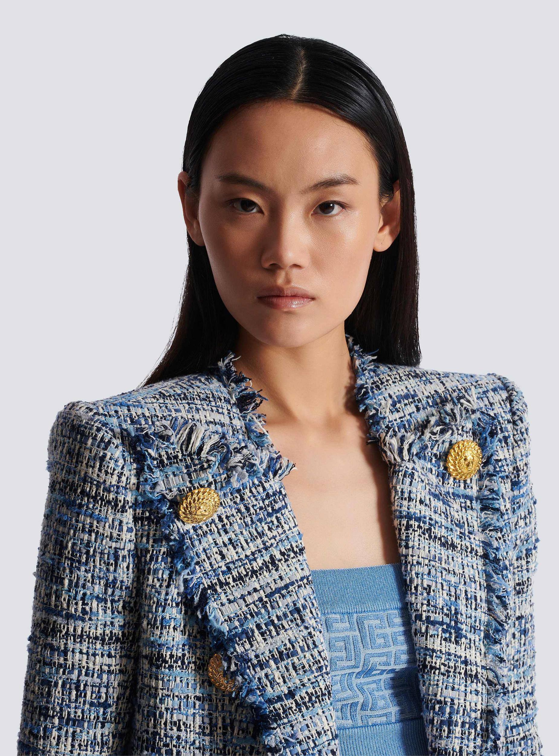 Cropped tweed edge-to-edge jacket with 8 buttons Product Image
