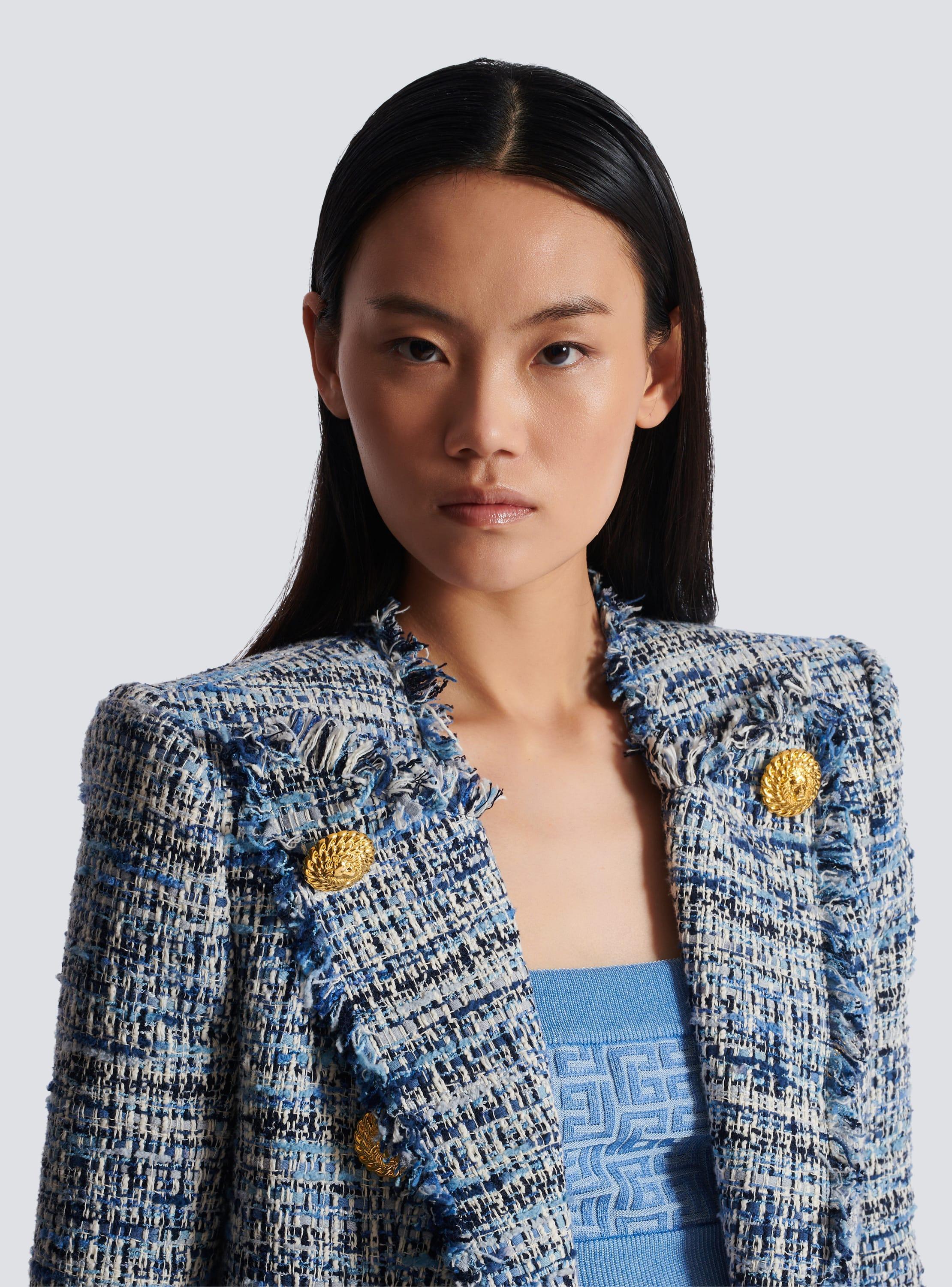 Cropped tweed edge-to-edge jacket with 8 buttons Product Image