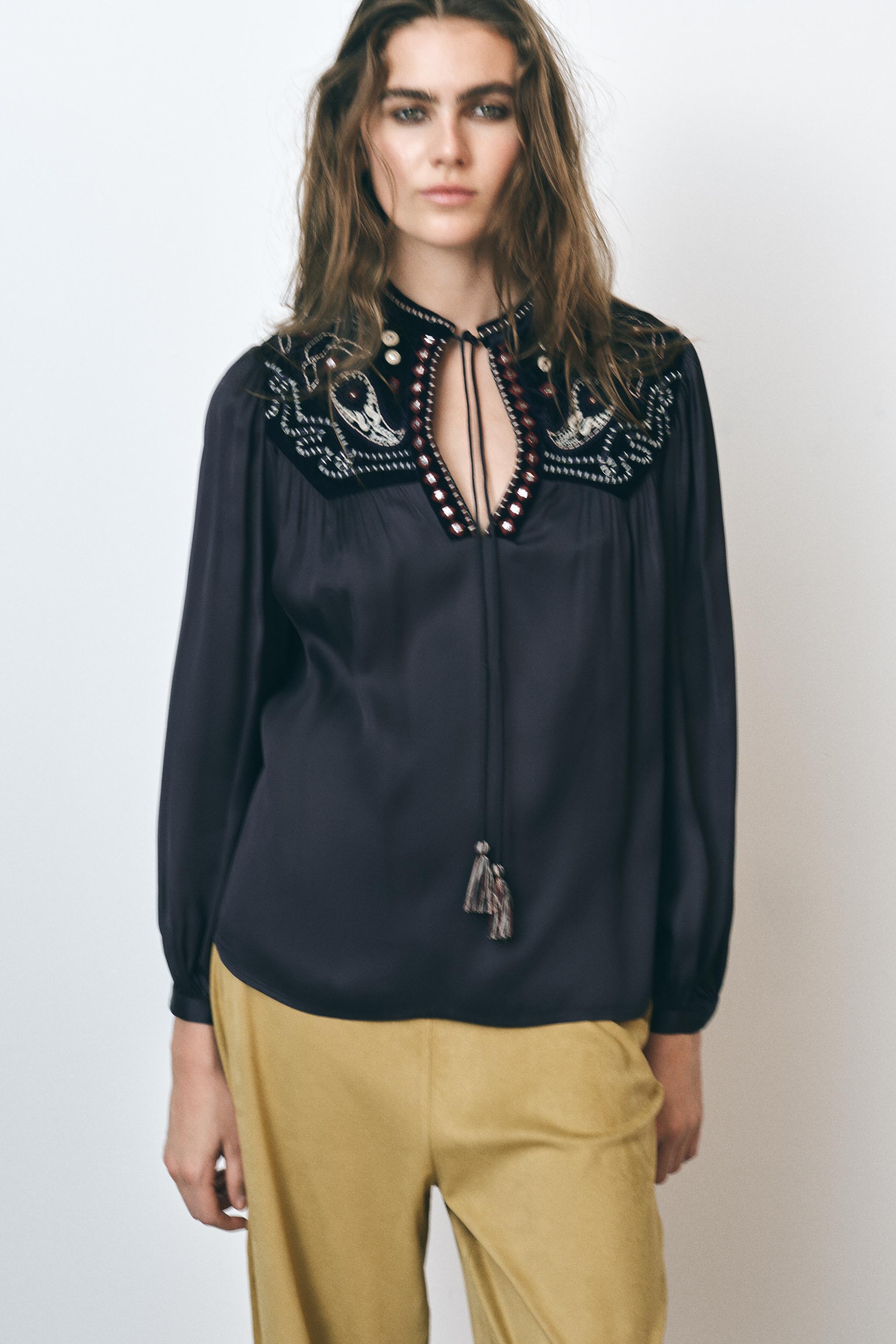 VELVET BLOUSE Product Image