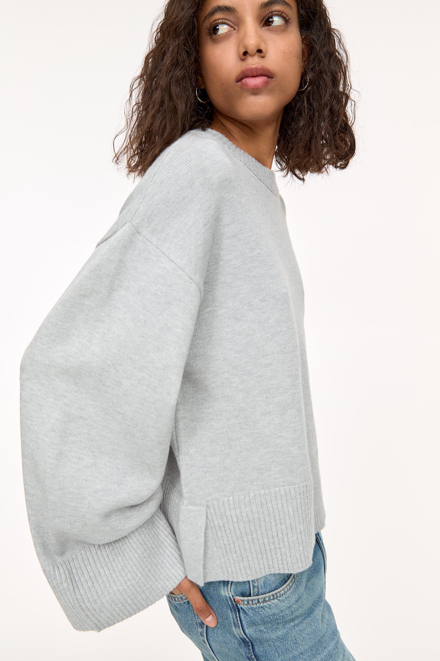 Sweater with wide sleeves Product Image