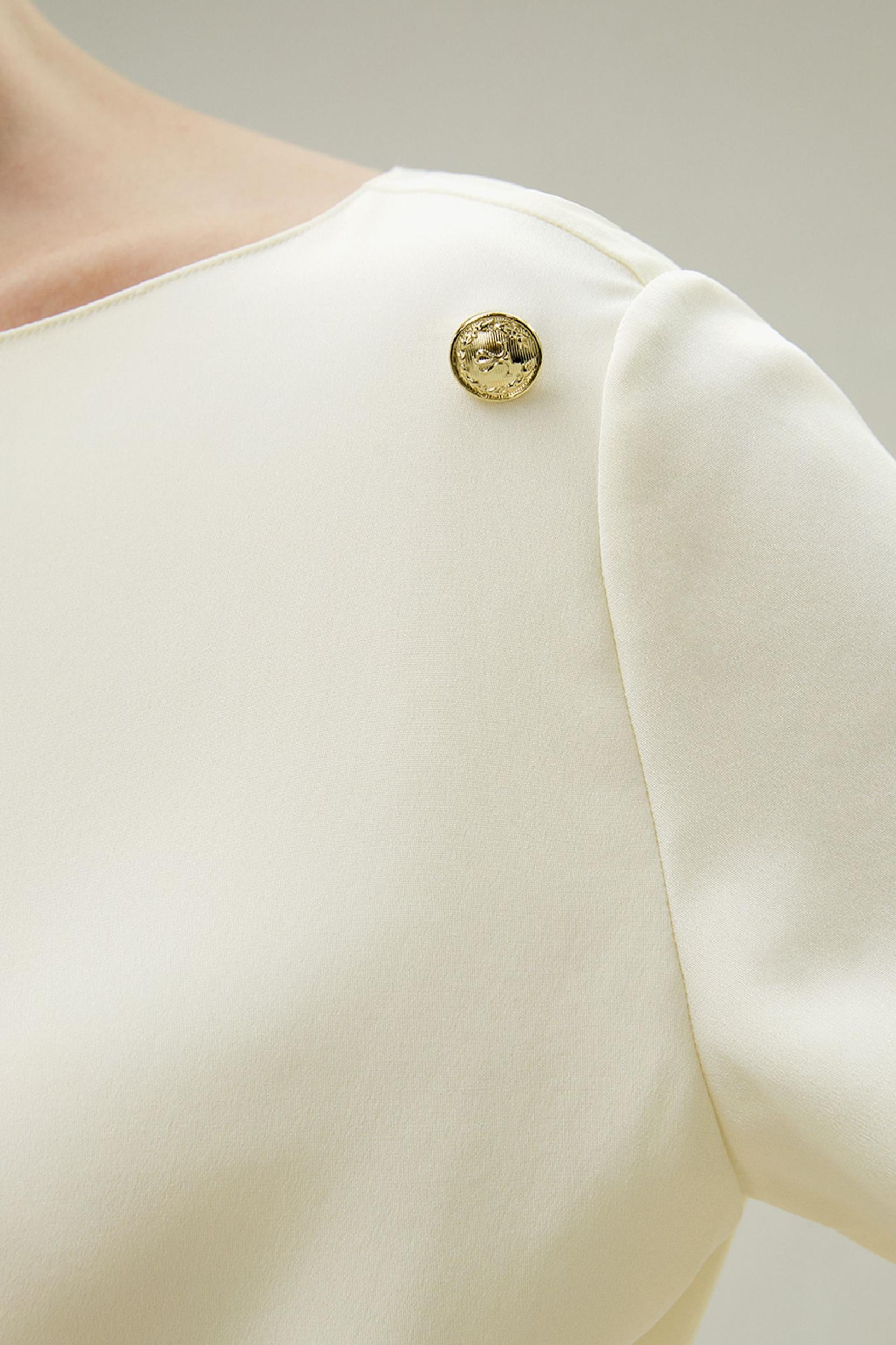 Dubrovnik 3/4 Sleeved Silk Top With Button Accents Product Image