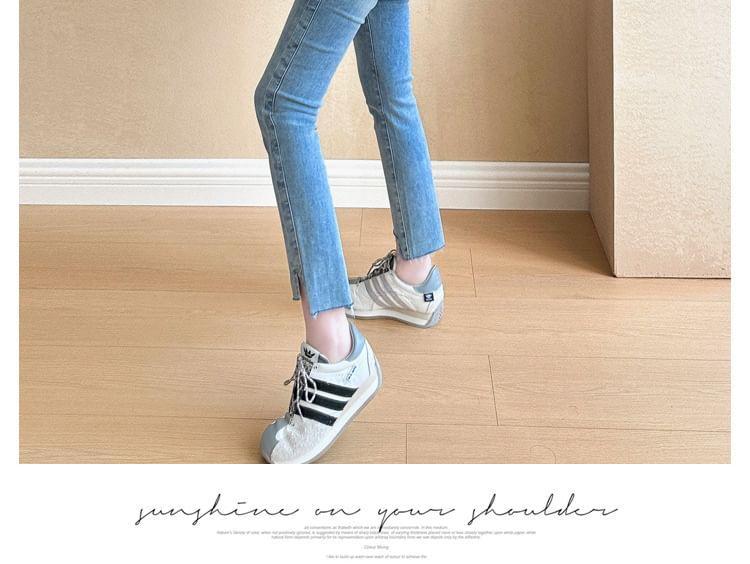 Maternity Long-Sleeve V-Neck Pocketed T-Shirt / Washed Slim Fit Jeans Product Image