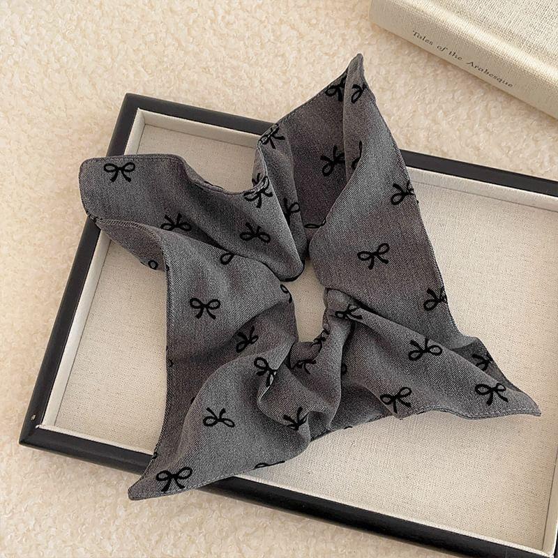 Bow Print Scrunchie Product Image