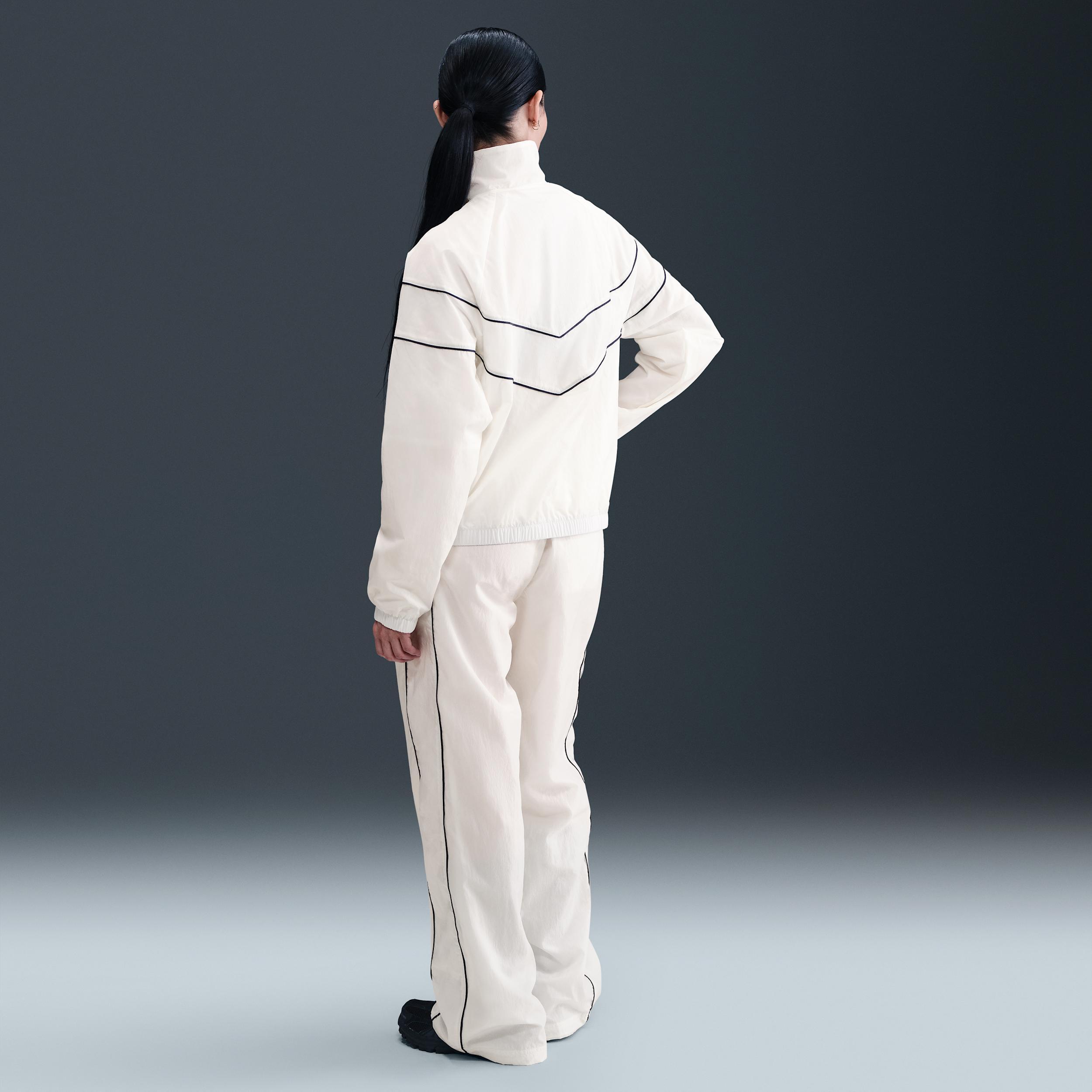 Nike Womens Windrunner Loose UV Woven Full-Zip Jacket | FV6304-135 Product Image