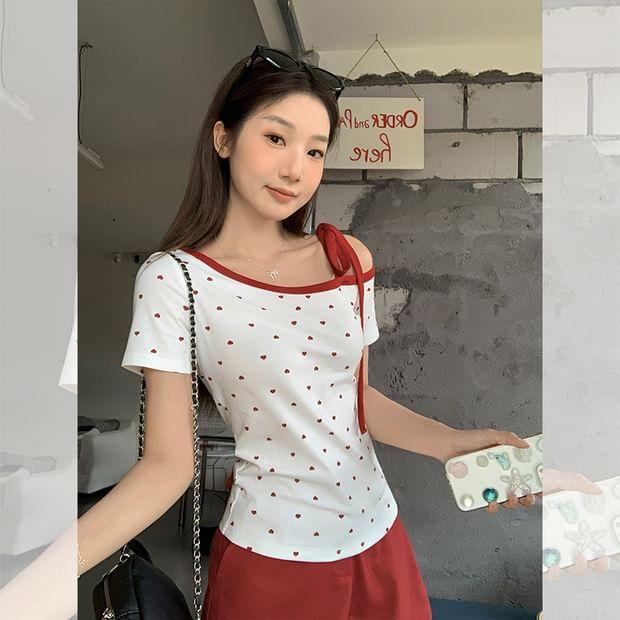 Short-Sleeve Off Shoulder Dotted Top / Shorts Product Image