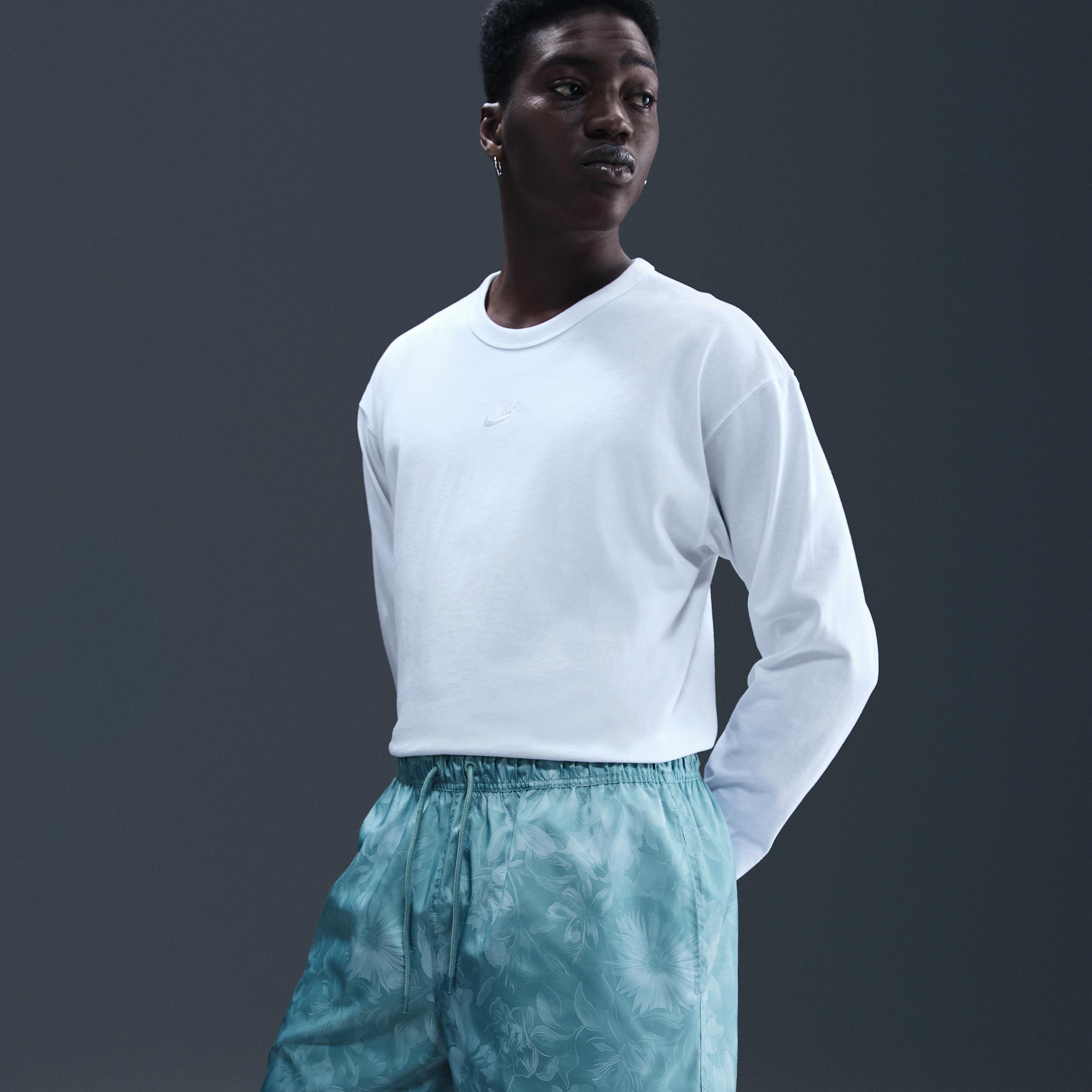 Nike Mens Club Flow Shorts | IB8551-464 Product Image