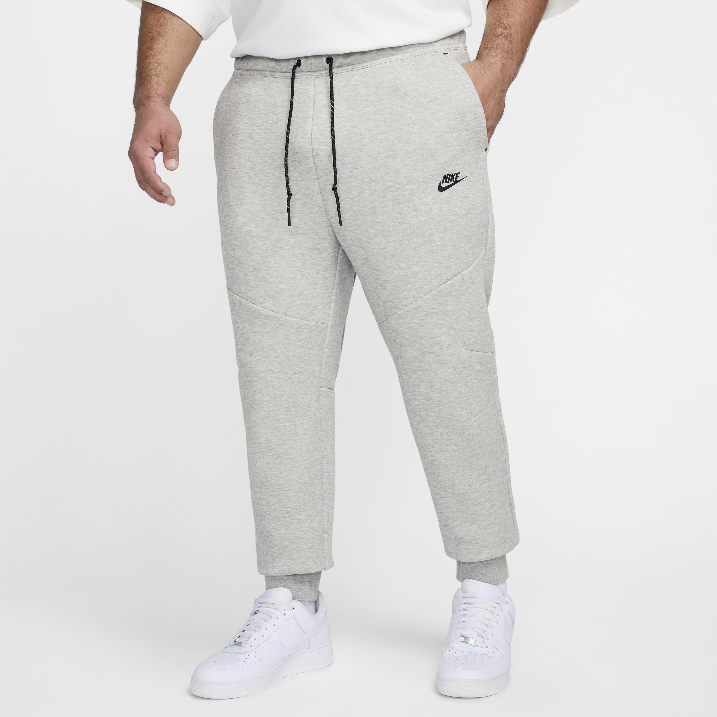 Nike Men's Tech Fleece Jogger Pants Product Image