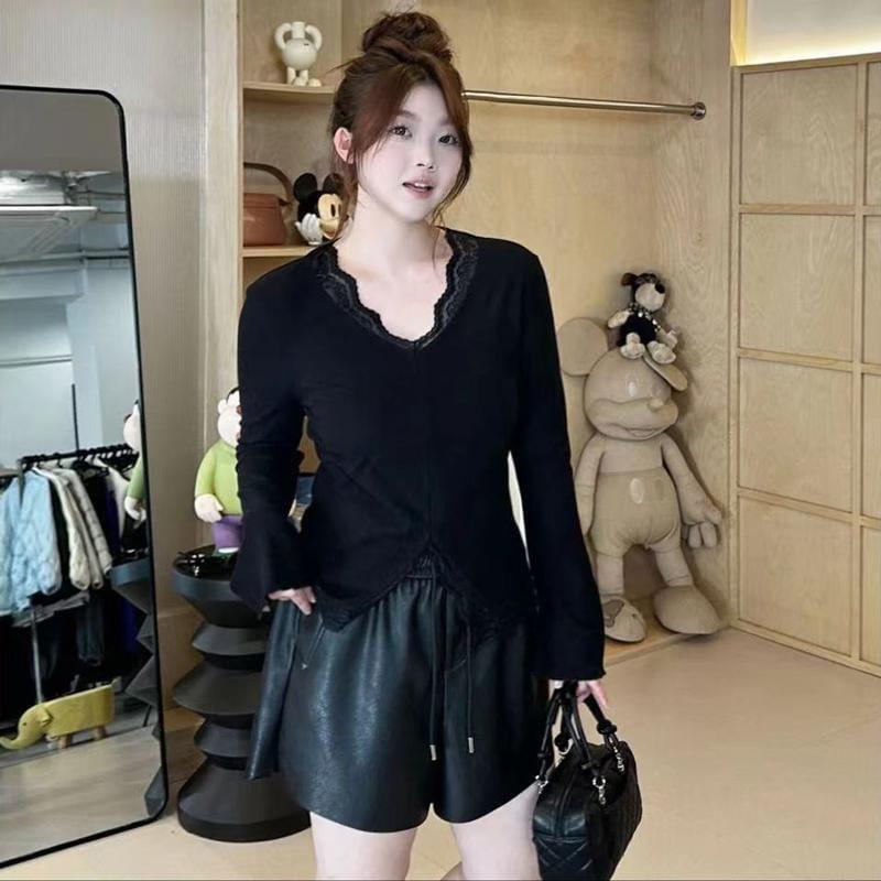 Long-Sleeve V-Neck Plain Lace Trim Slit Top Product Image