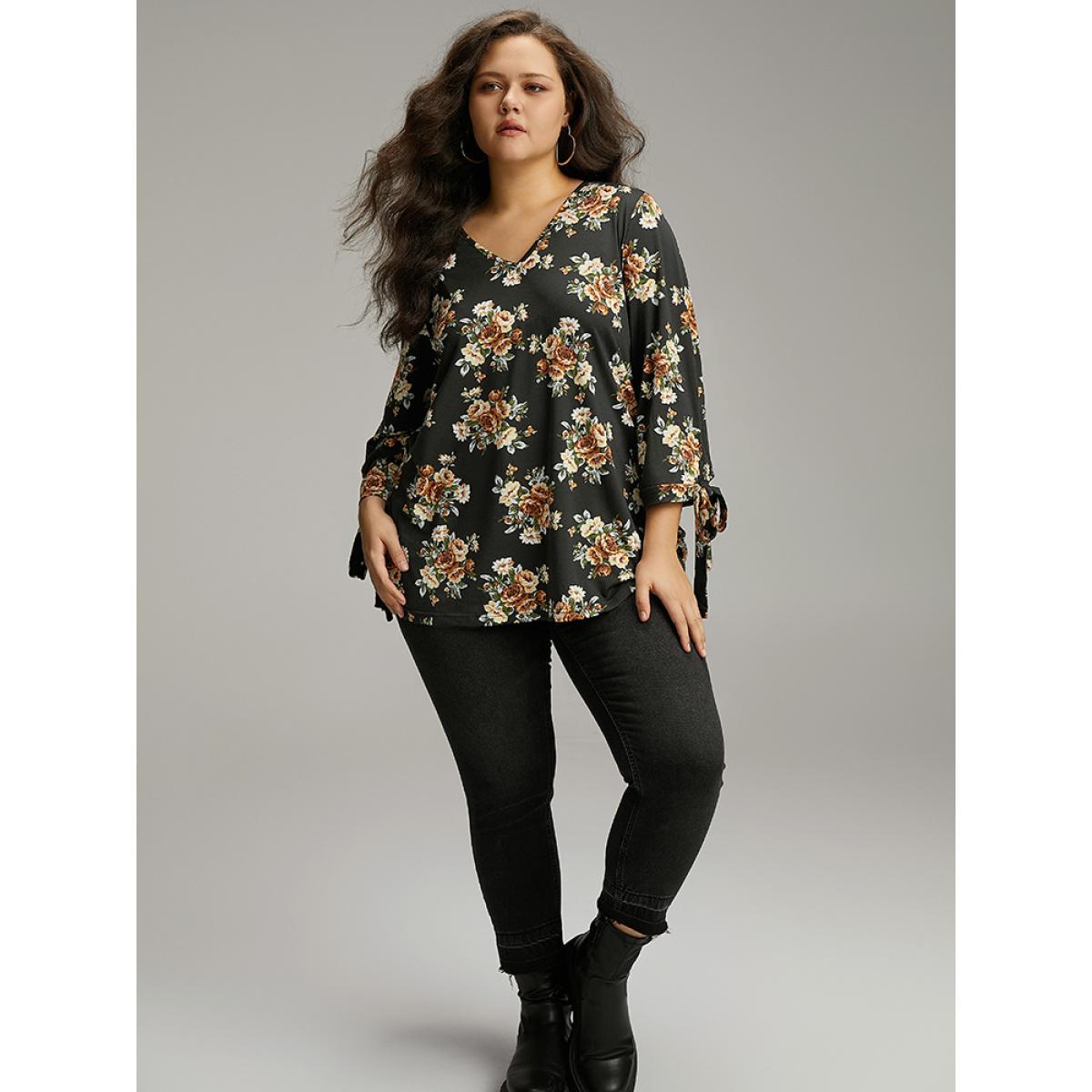 Plus Size Floral Print V Neck Ties Sleeve T-shirt Black Women Casual Cross straps Floral V-neck Dailywear T-shirts BloomChic 12/L Product Image
