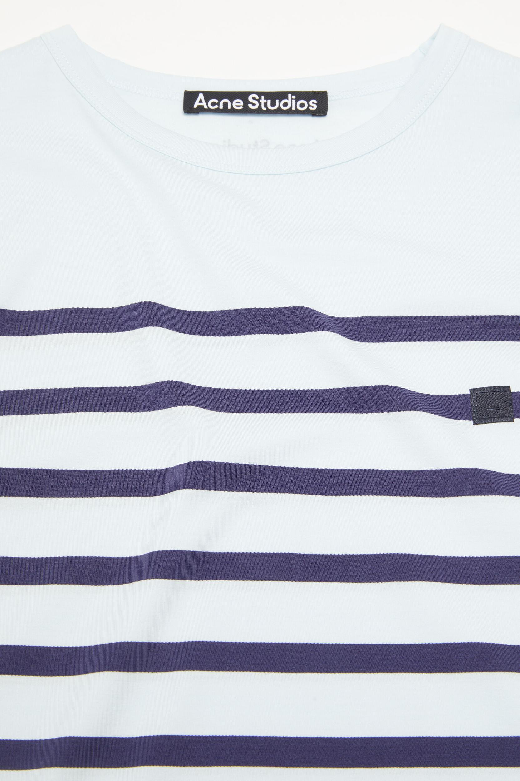 Long sleeve t-shirt Product Image