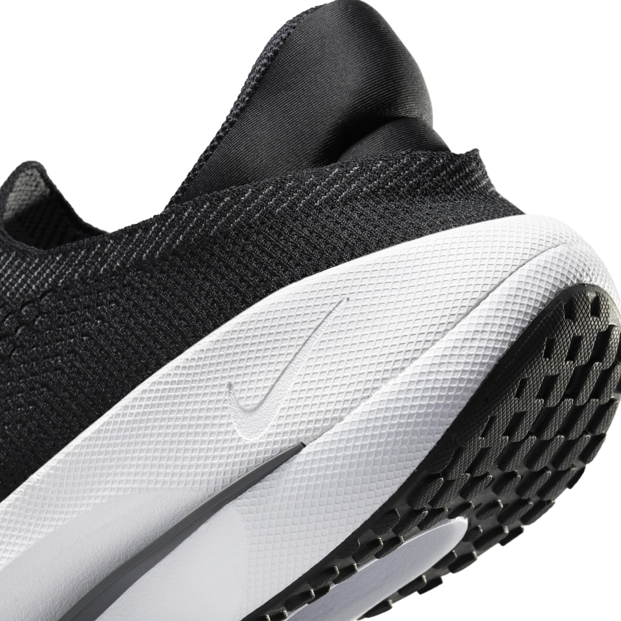 Nike Women's Reina EasyOn Shoes Product Image