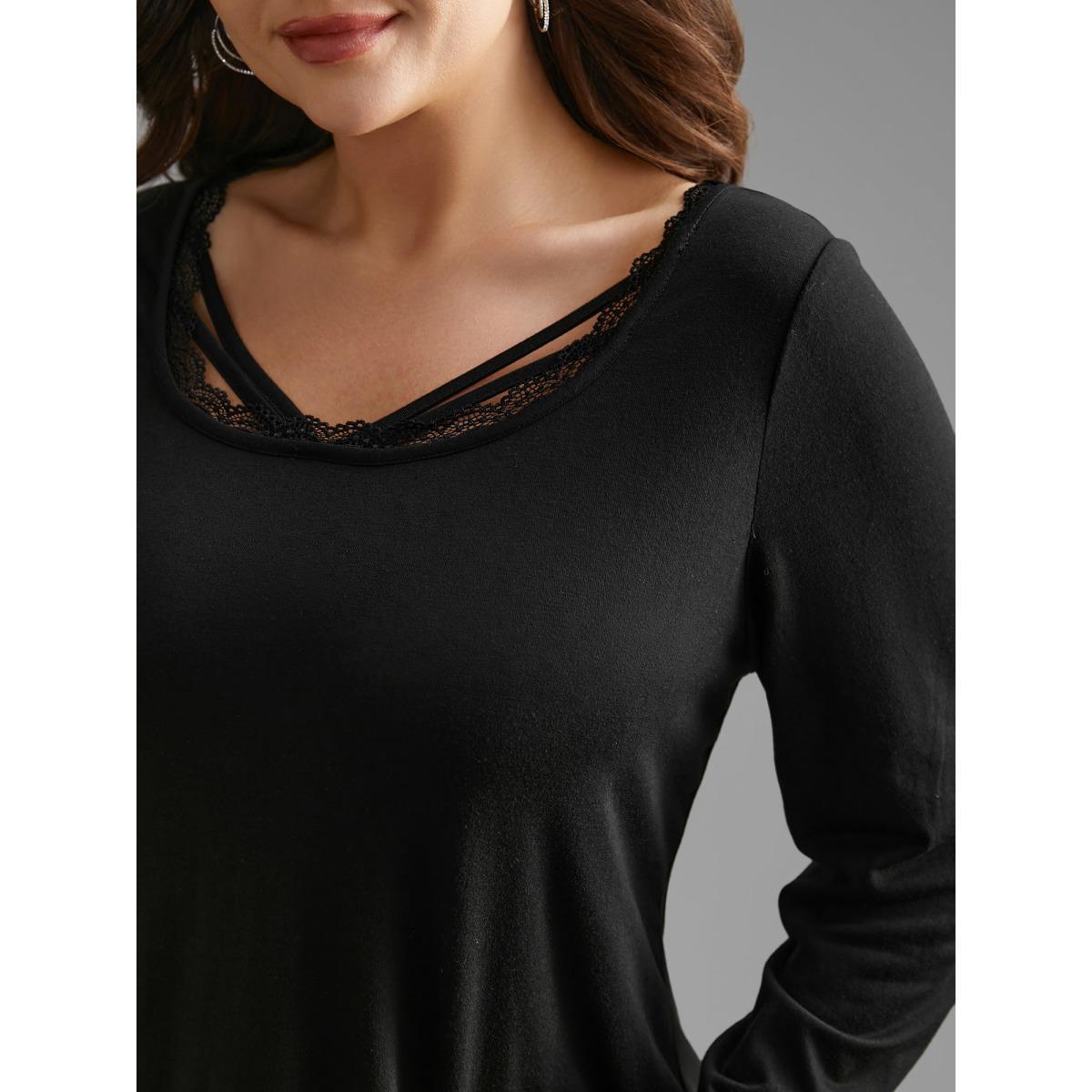 Plus Size Plain Lace Patchwork Crisscross T-shirt Black Women Casual Patchwork U-neck Everyday T-shirts BloomChic 18-20/2X Product Image