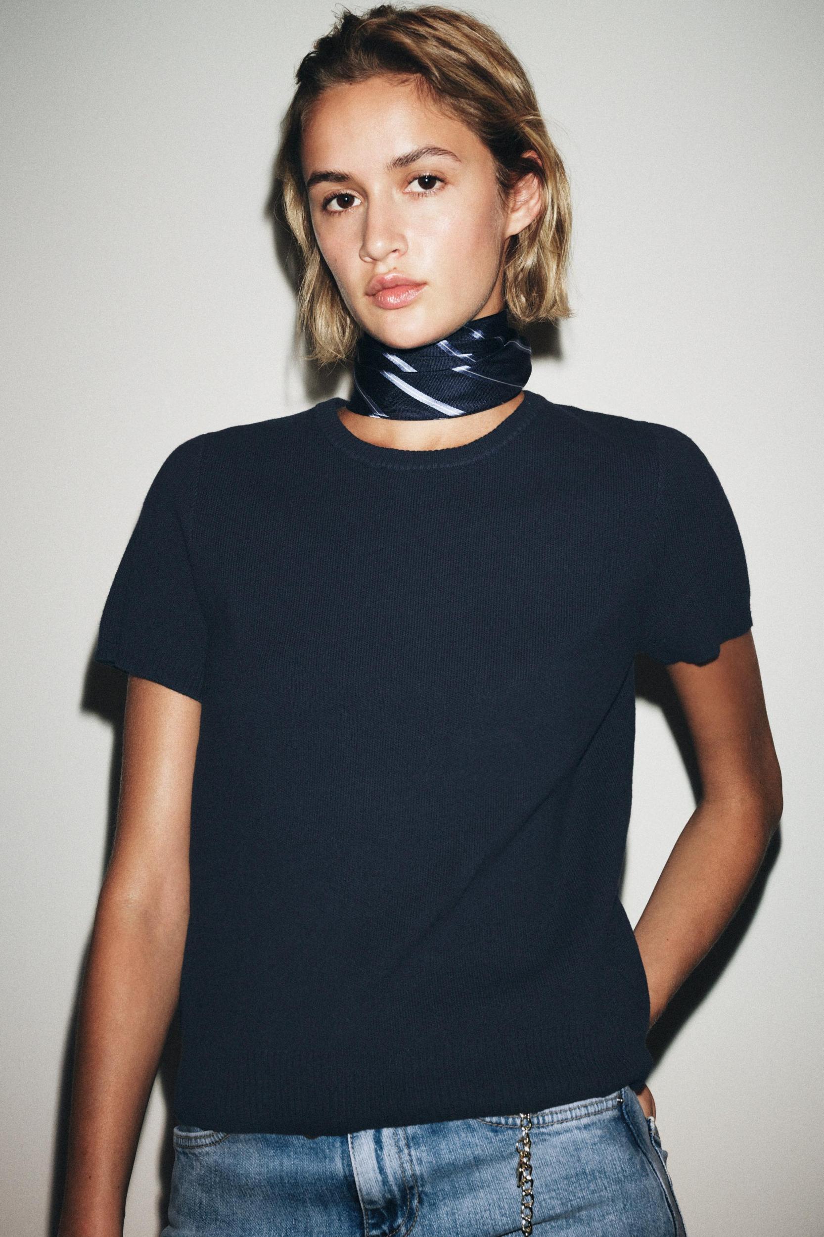 SHORT SLEEVE BASIC KNIT TOP Product Image