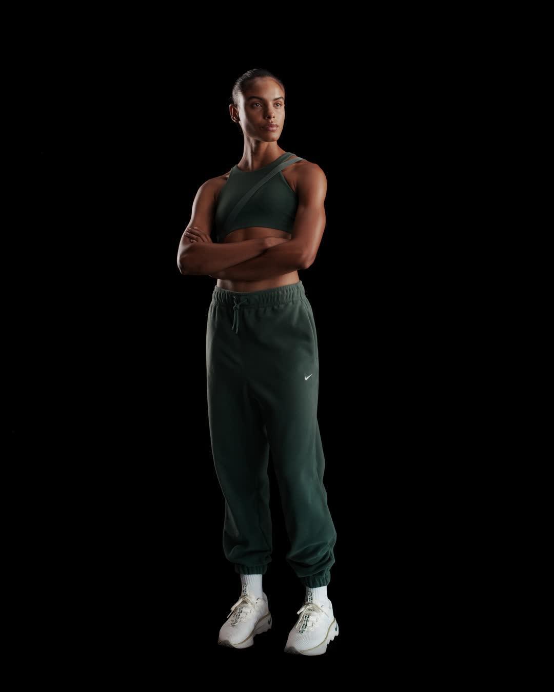 Nike Women's Therma-FIT One Loose Fleece Pants Product Image