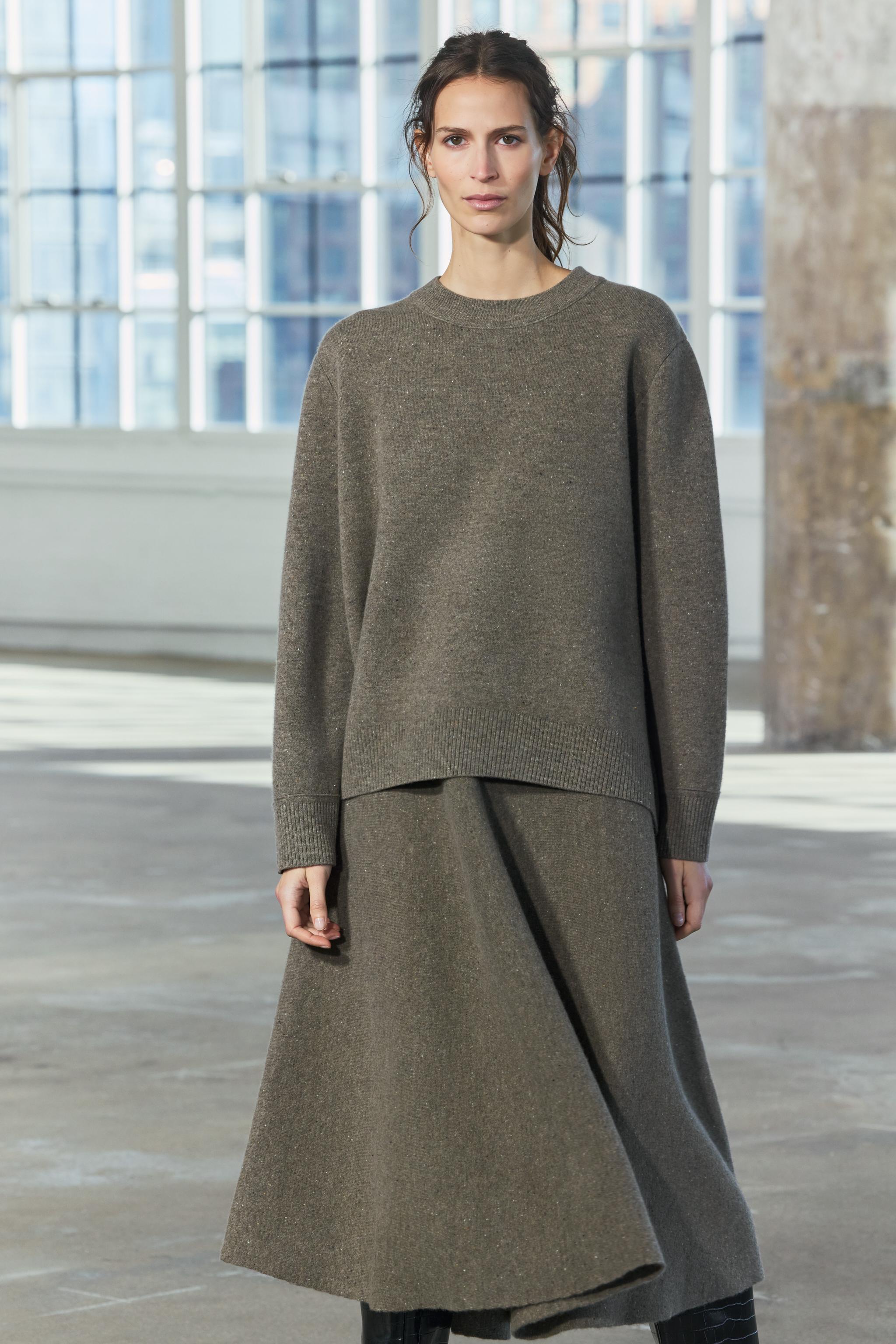 OVERSIZED WOOL BLEND KNIT SWEATER Product Image