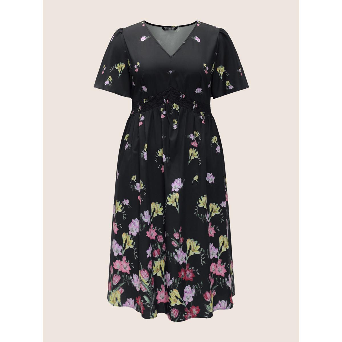 Plus Size Floral Print Shirred Pocket Ruffle Sleeve Dress Black Women Timeless Non V-neck Short sleeve Curvy Midi Dress BloomChic 28/5X Product Image