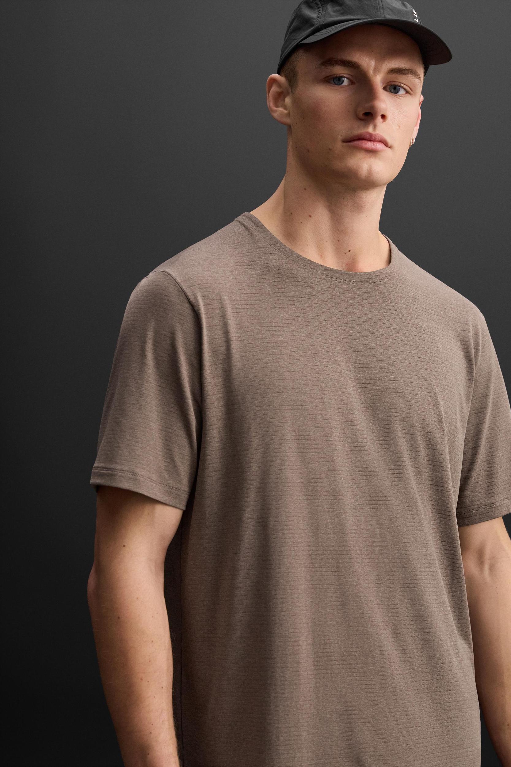 LIGHTWEIGHT TEXTURED T-SHIRT Product Image