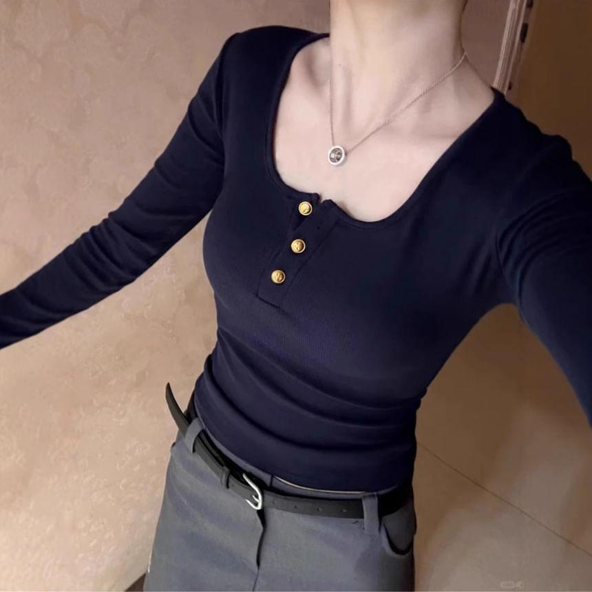 Long-Sleeve Scoop Neck Plain Slim Fit T-Shirt Product Image