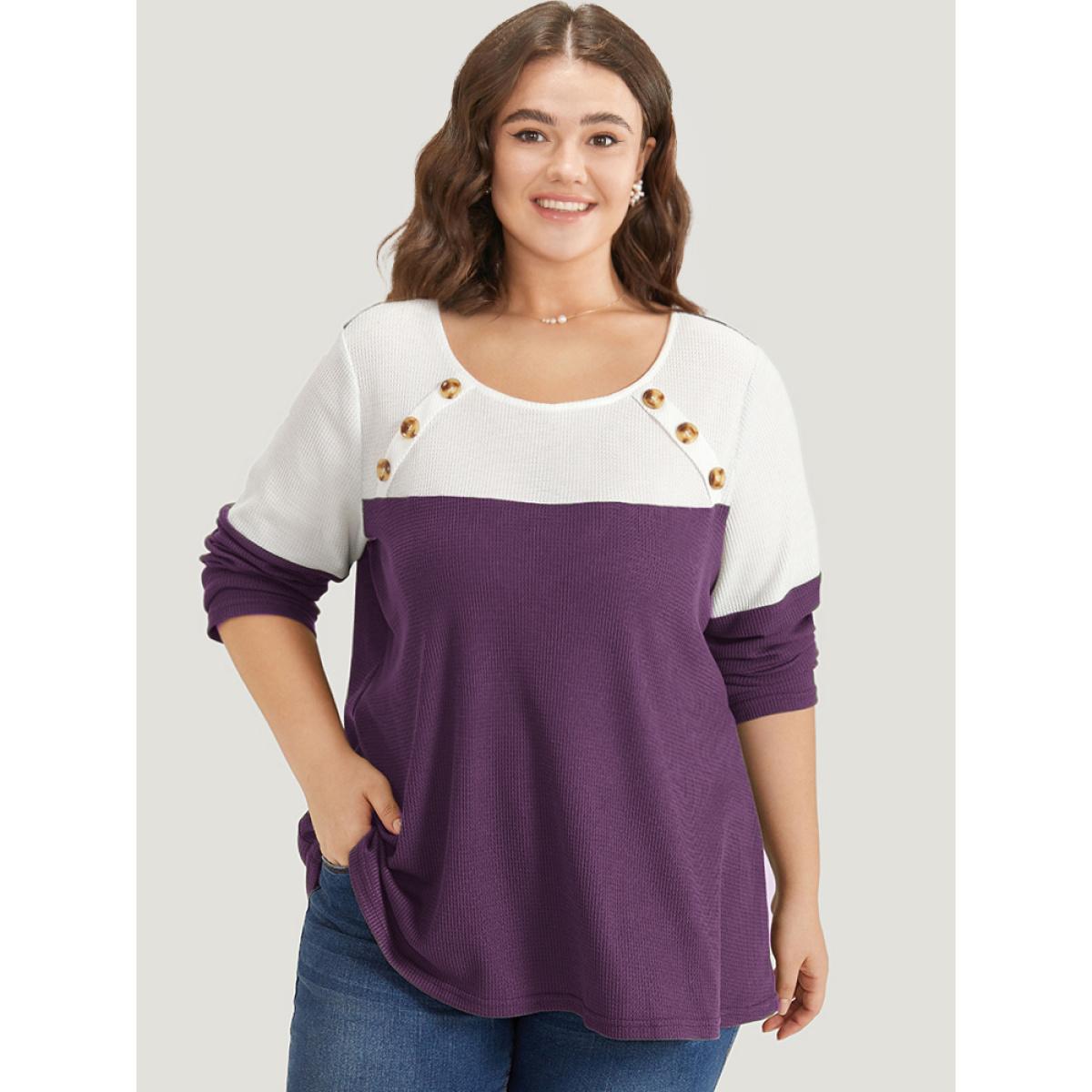 Plus Size Colorblock Contrast Button Detail Crew Neck T-shirt Indigo Women Casual Contrast Plain Round Neck Dailywear T-shirts BloomChic 14-16/1X Product Image