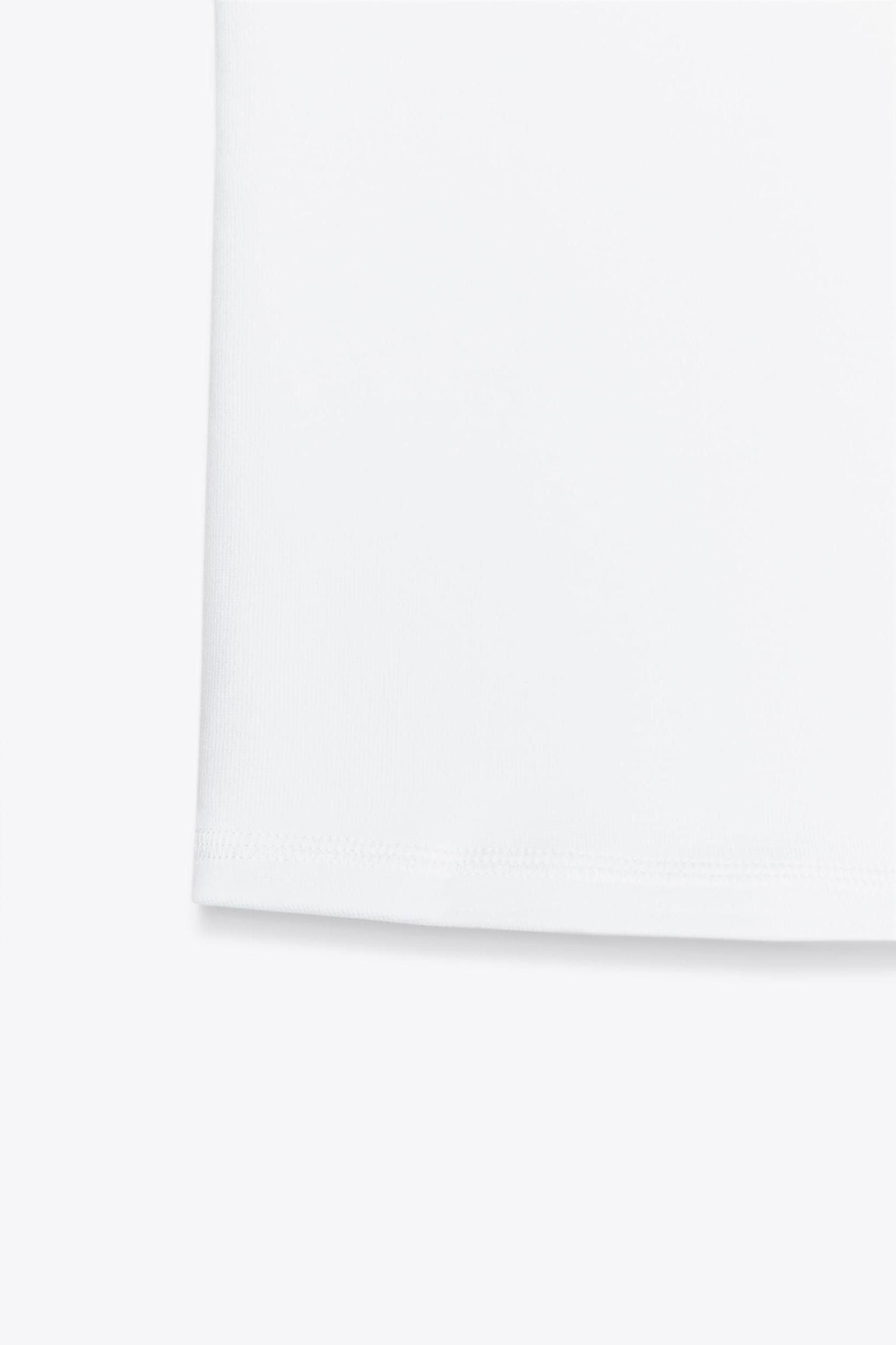 TANK TOP Product Image