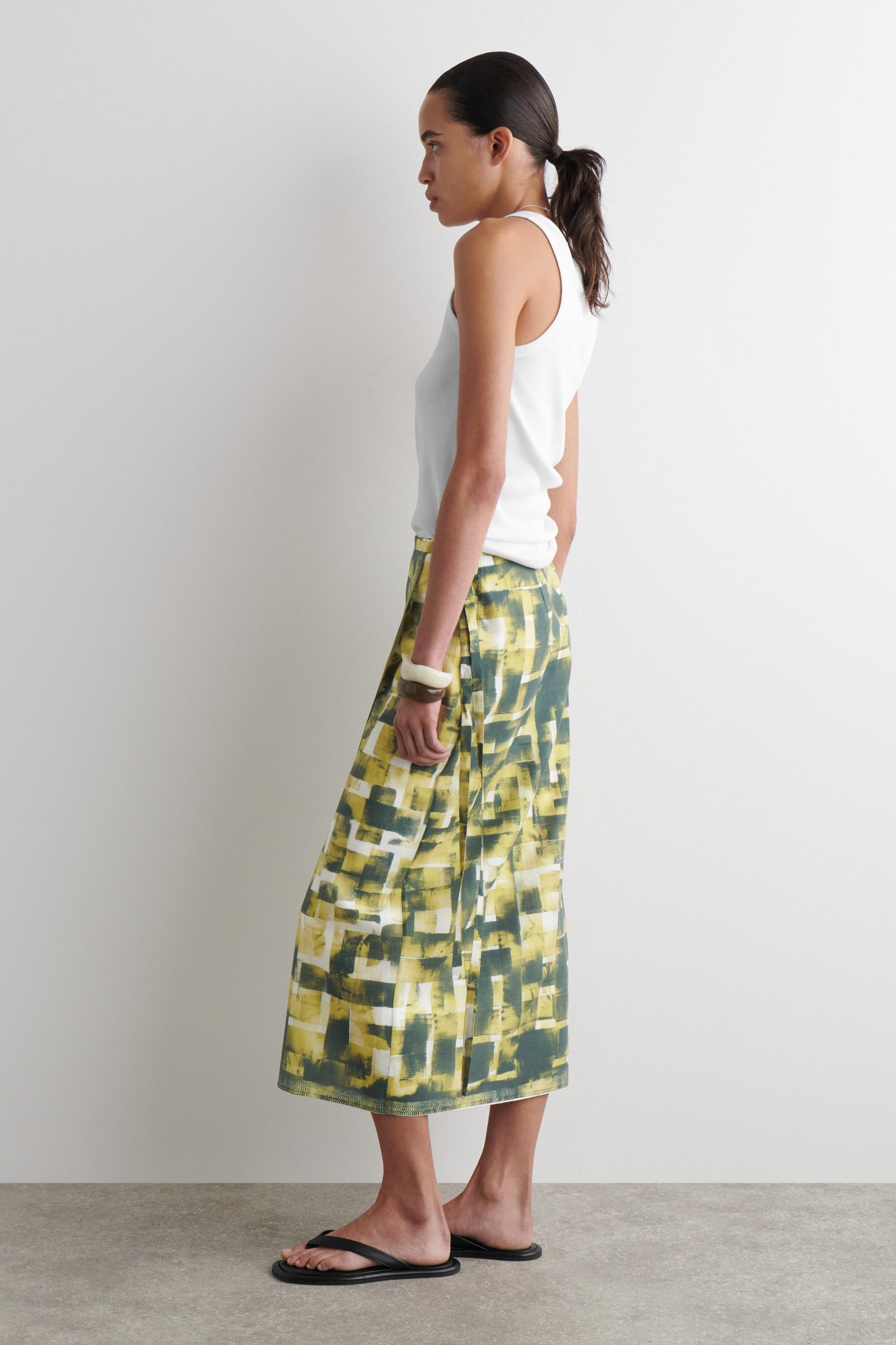 PRINTED MIDI WRAP SKIRT Product Image