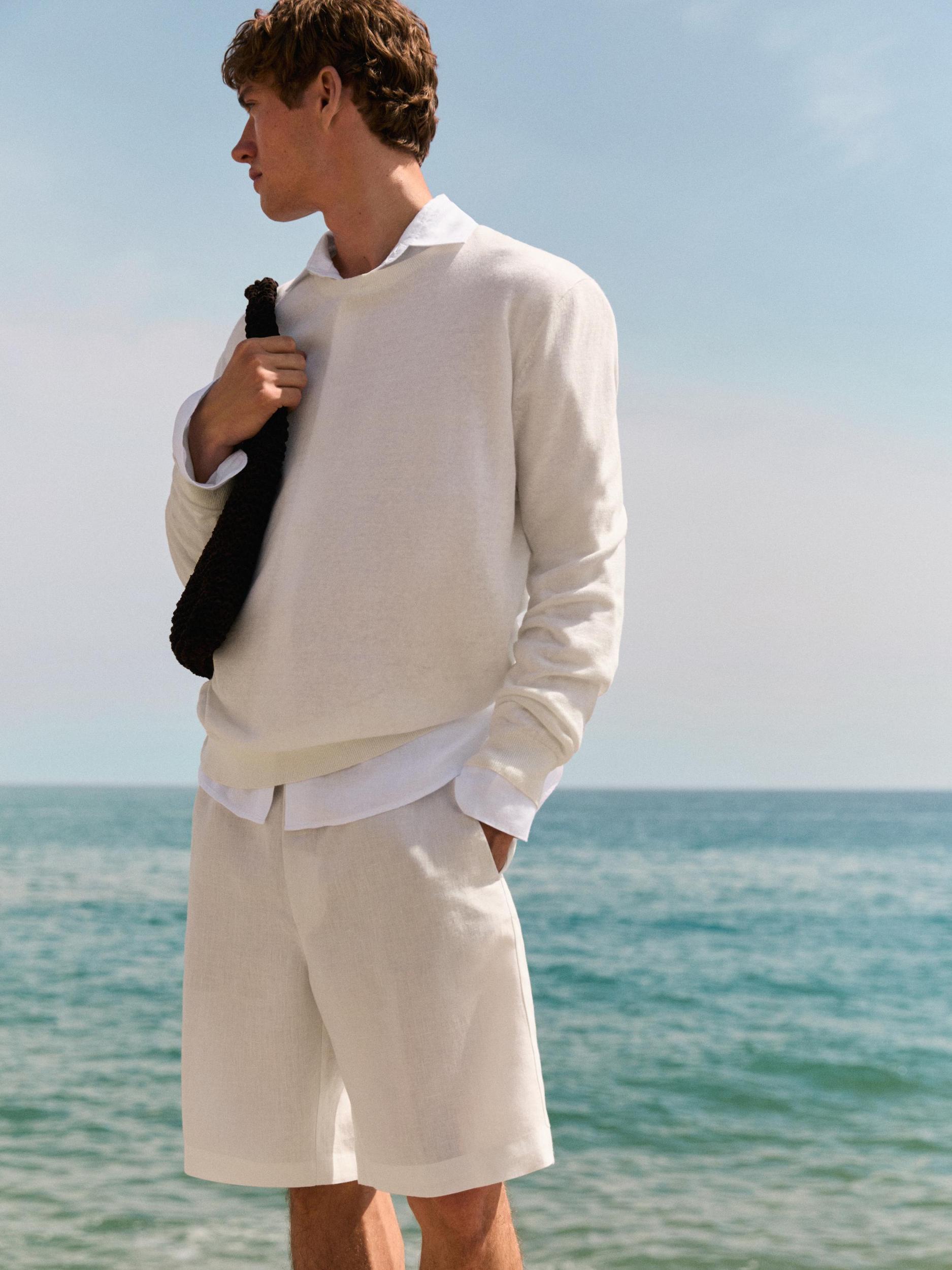 Semi-jogger-fit linen Bermuda shorts Product Image