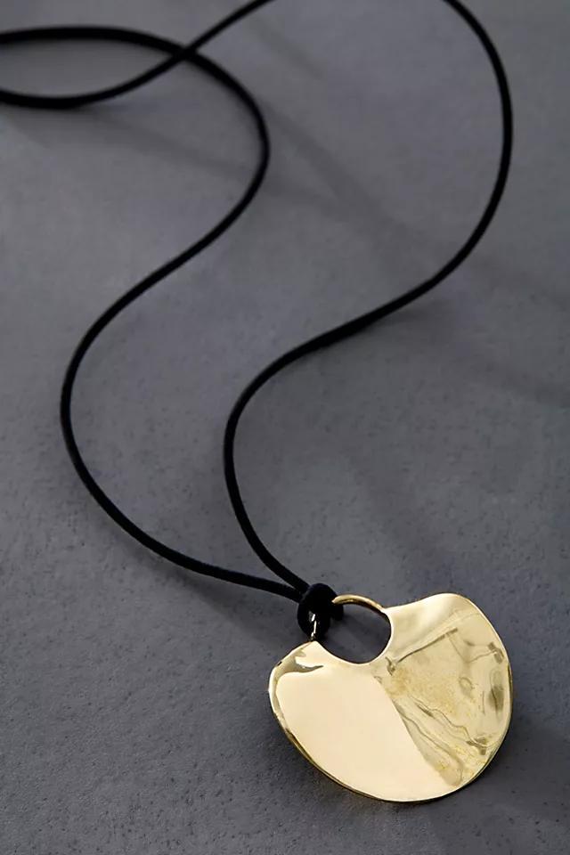 Tamoko Necklace Product Image