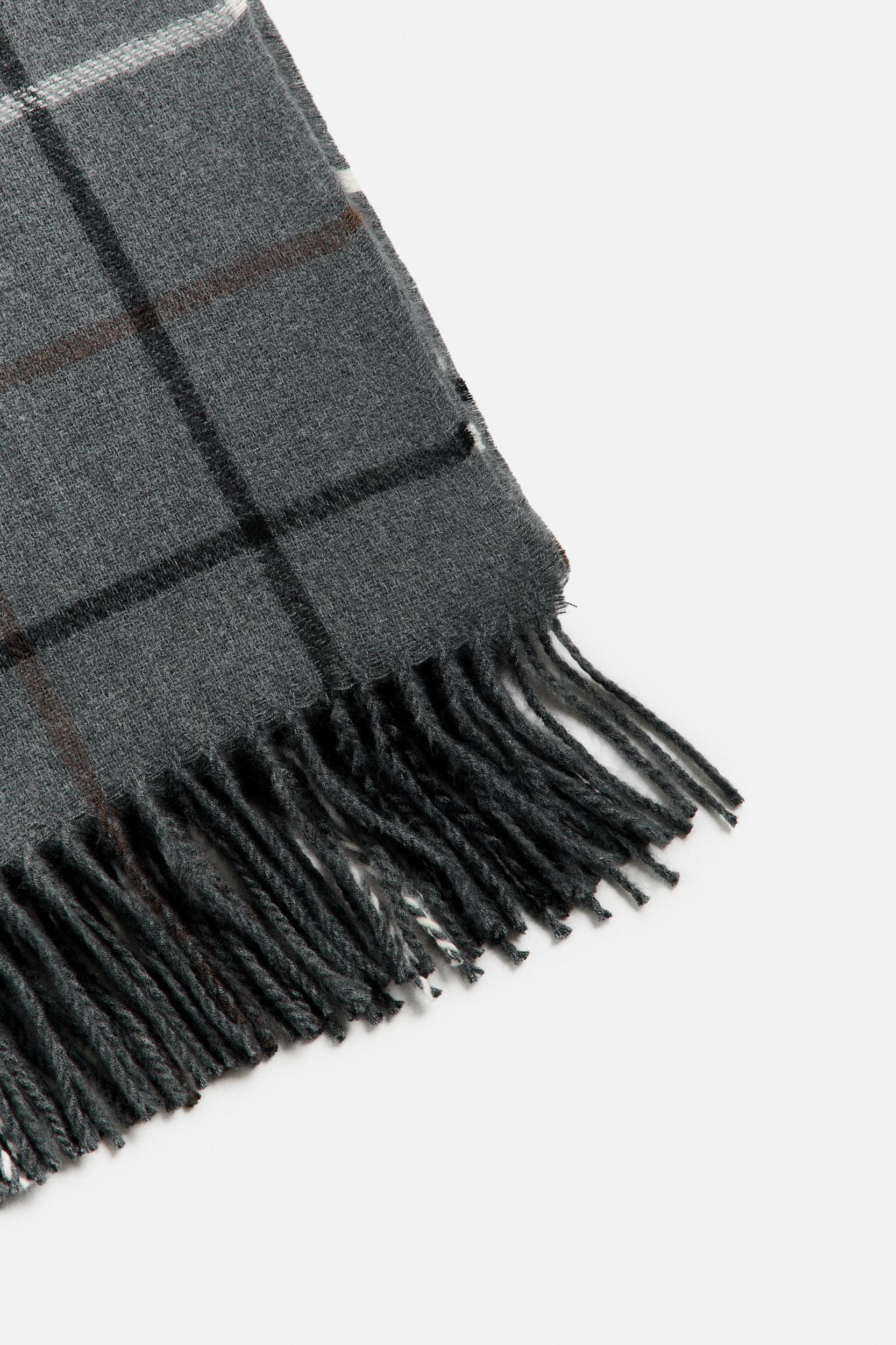PLAID SCARF Product Image