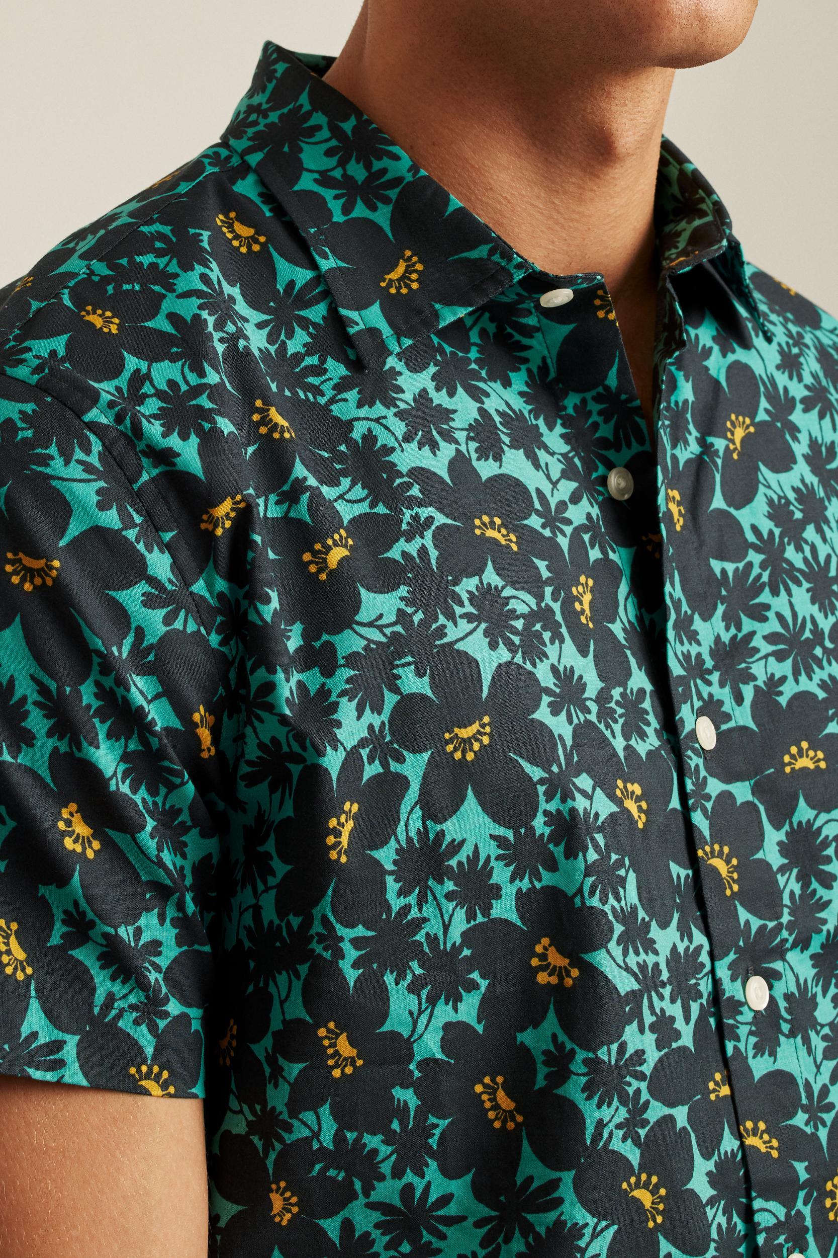 Riviera Short Sleeve Shirt Product Image