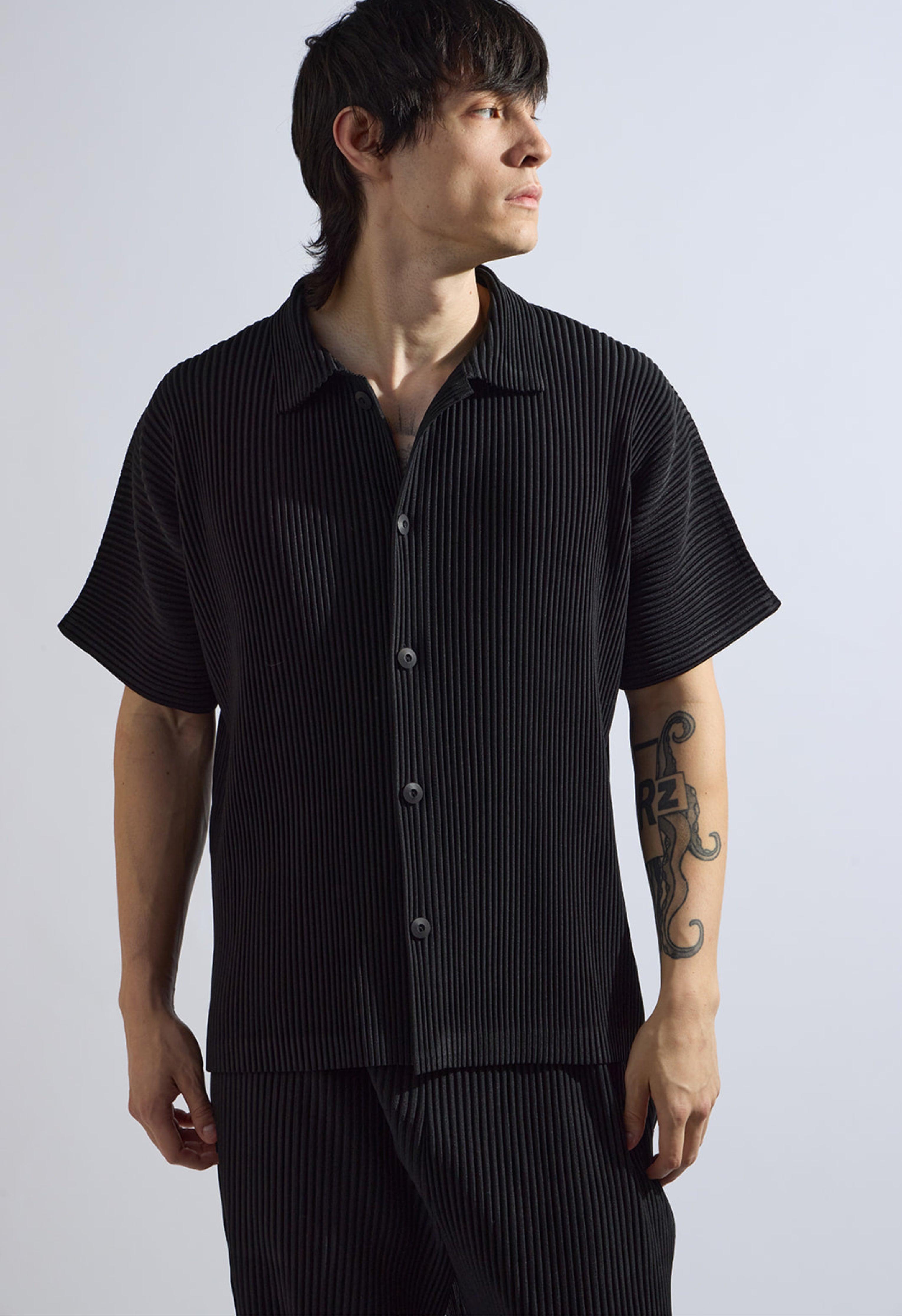 Pleated Short Sleeve Button Down in Black Product Image