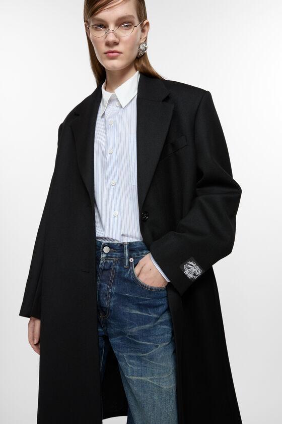 Single-breasted wool coat Product Image