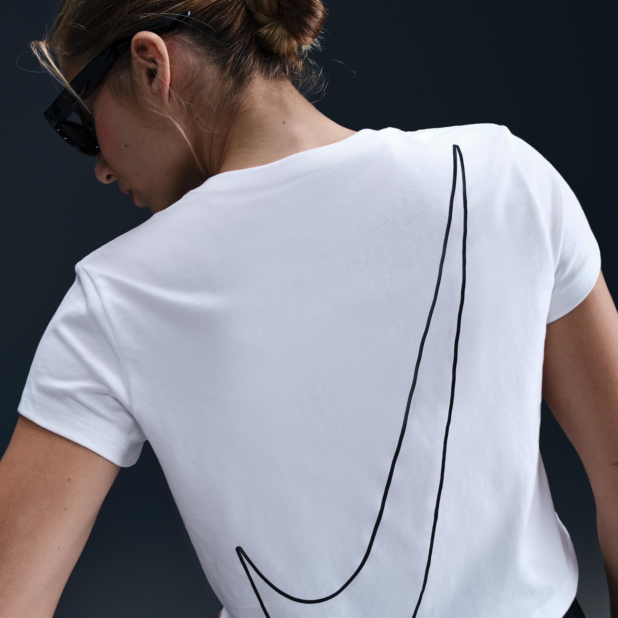 Nike Sportswear Club Women's Short-Sleeve Cropped Graphic T-Shirt Product Image