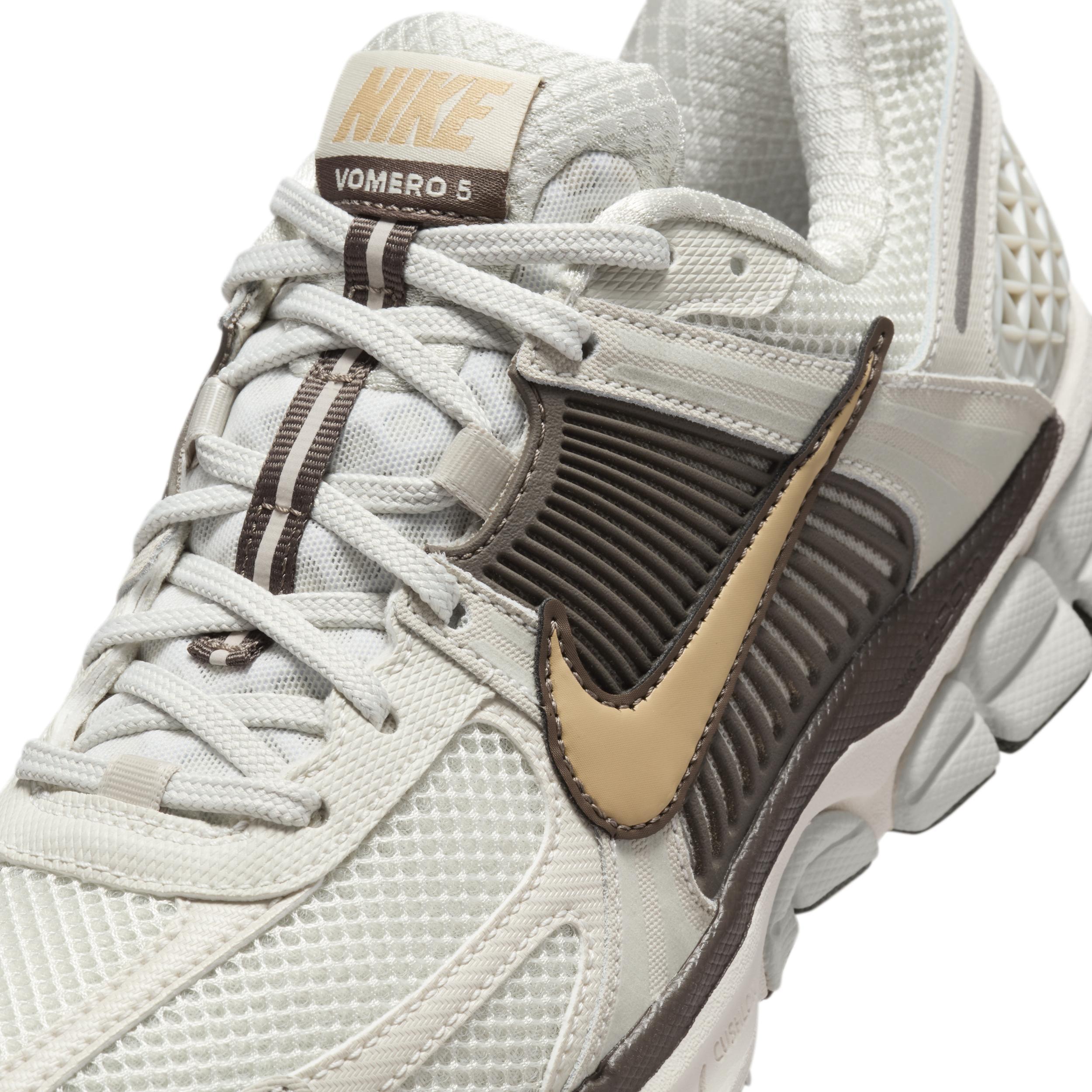 Womens Nike Zoom Vomero 5 Casual Shoes Product Image