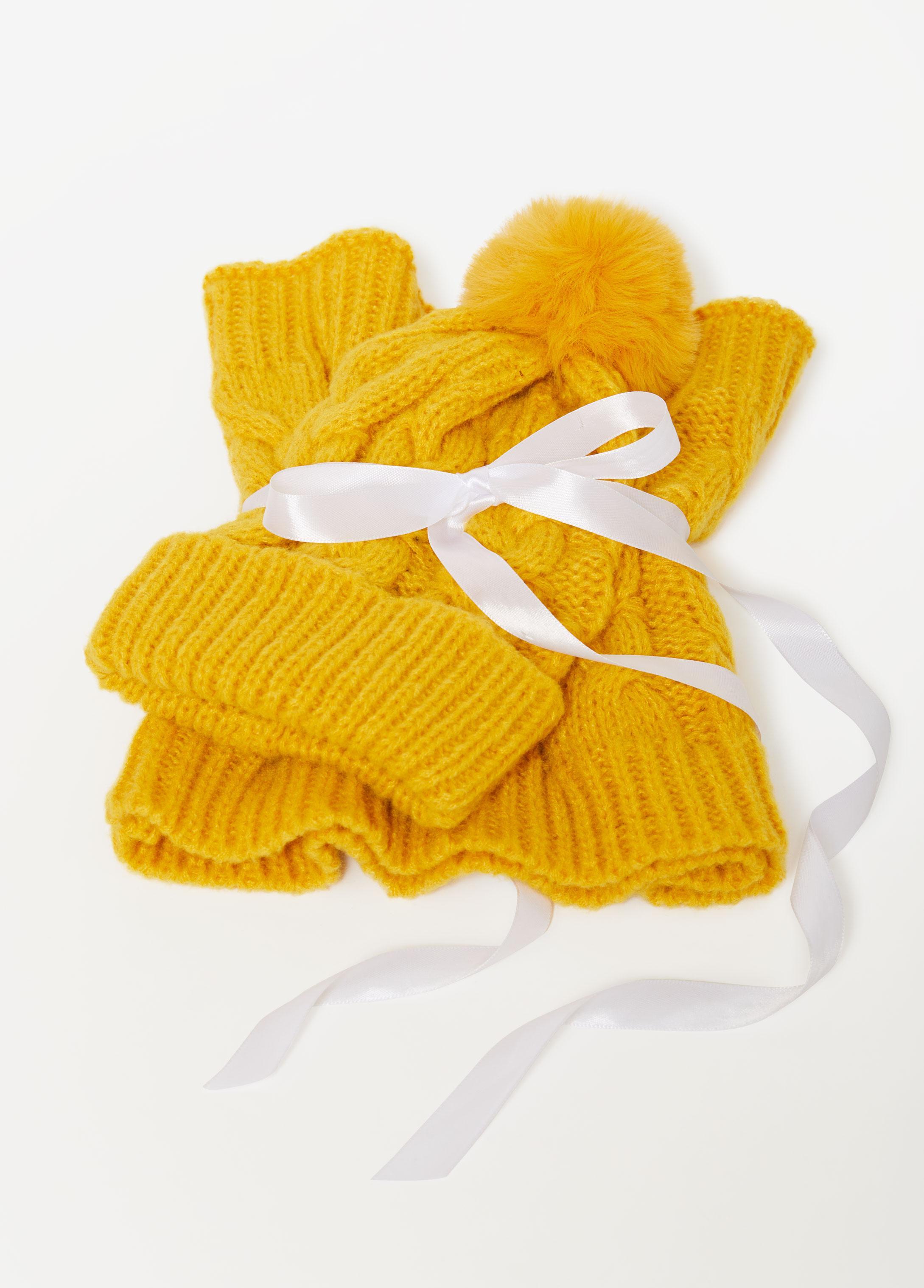 Pom Pom Scarf & Hat Gift Set Product Image