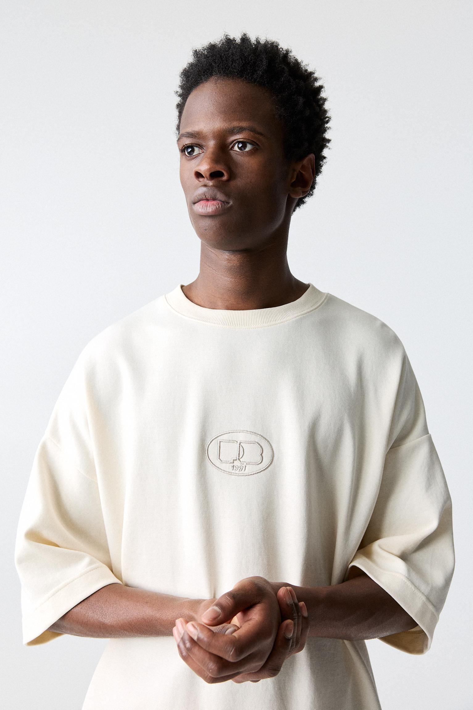 Short sleeve logo sweatshirt Product Image