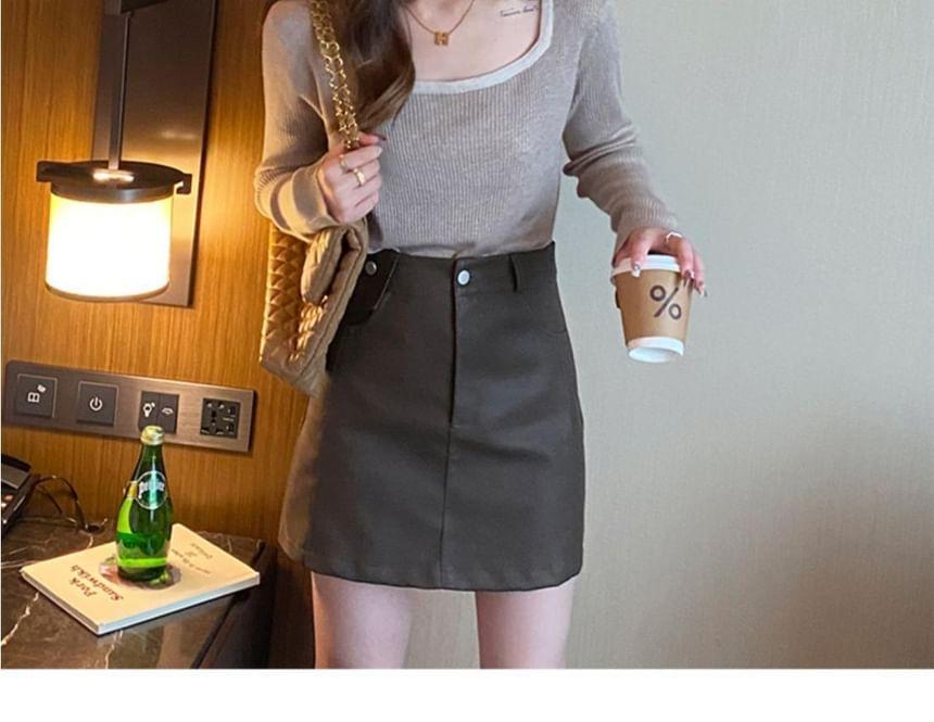 Long-Sleeve Square Neck Contrast Trim Ribbed Knit Top Product Image