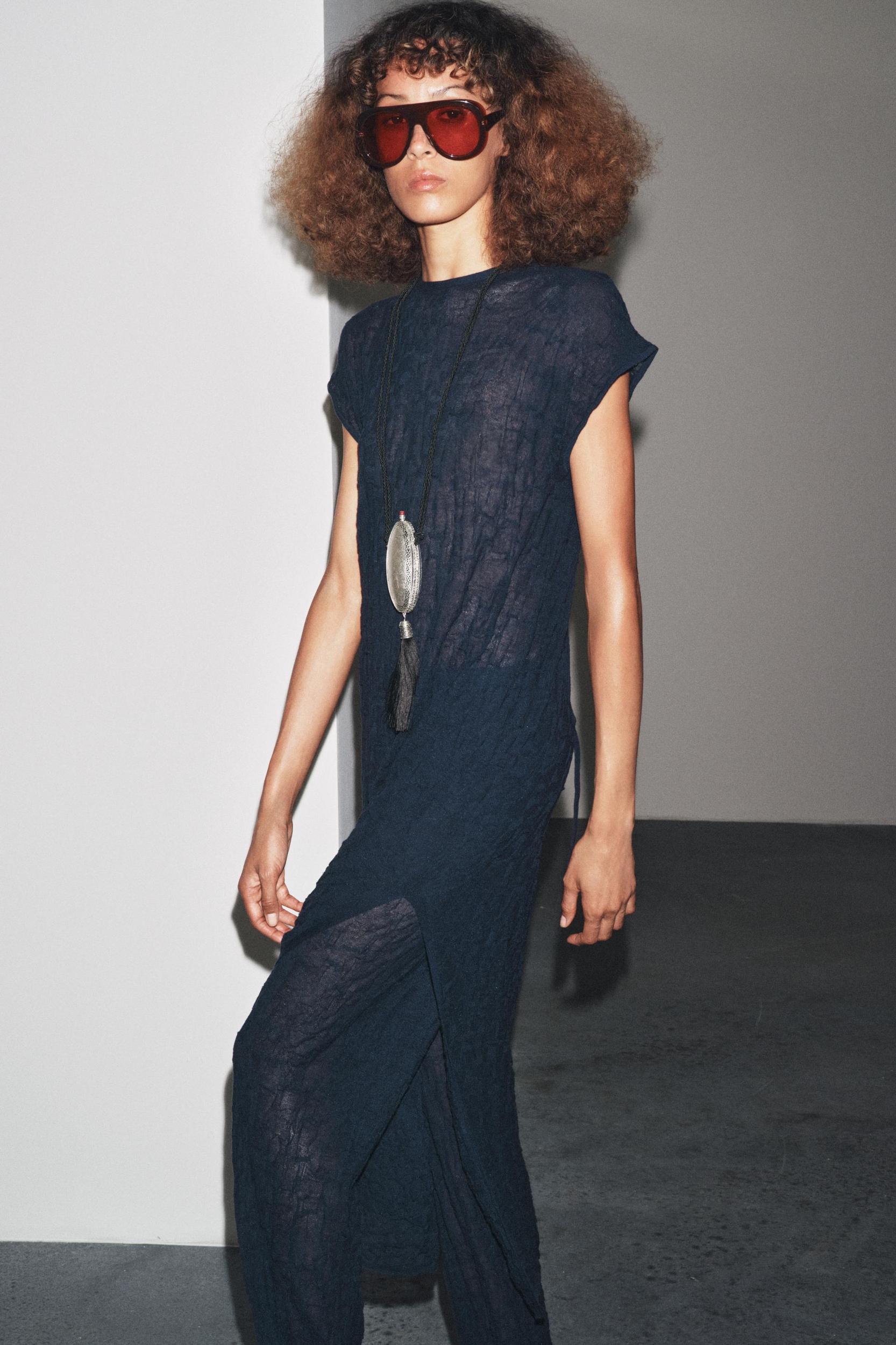 WRINKLE-LOOK FINE KNIT PANTS Product Image