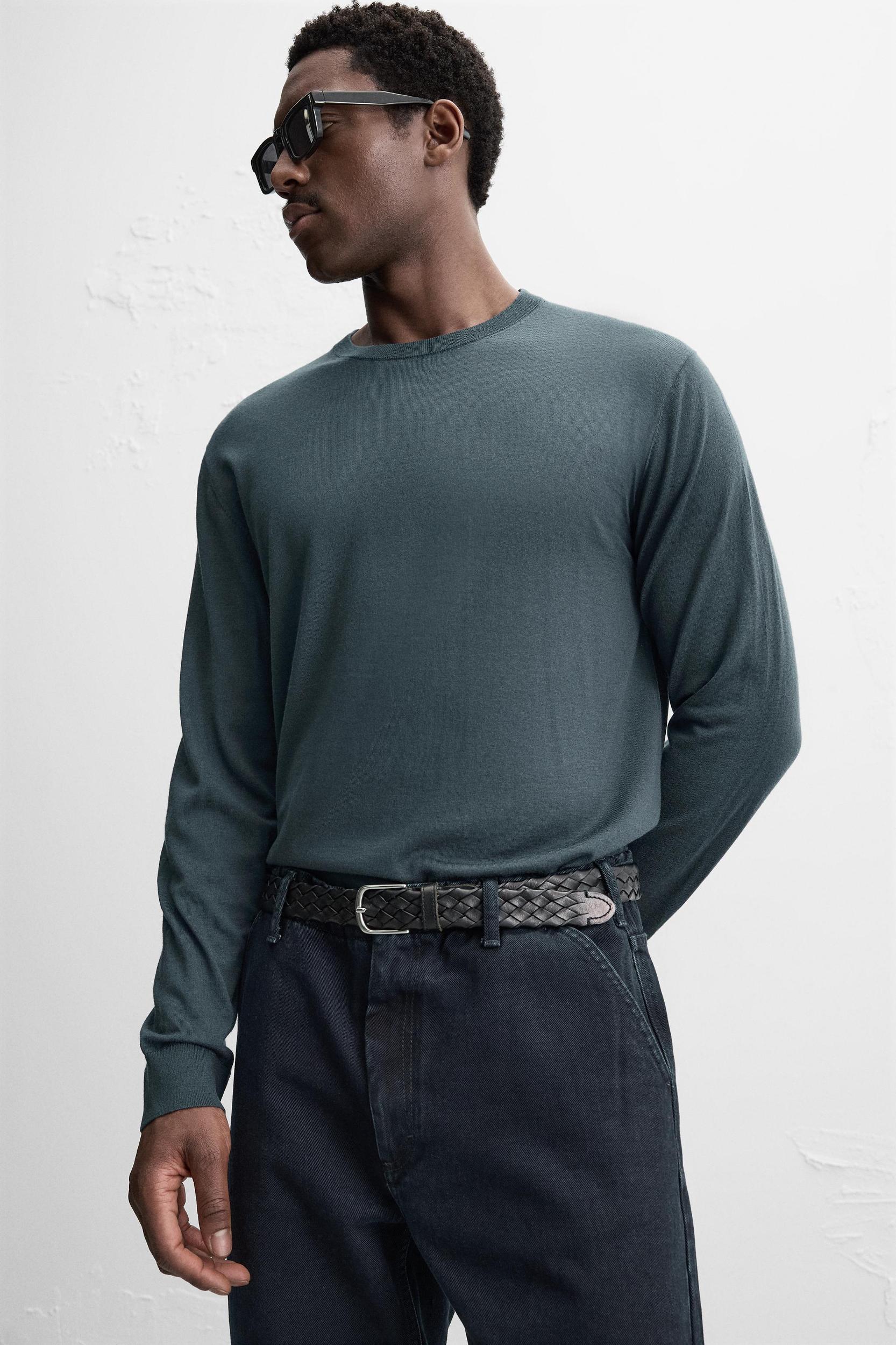 LIGHTWEIGHT 100% WOOL SWEATER Product Image
