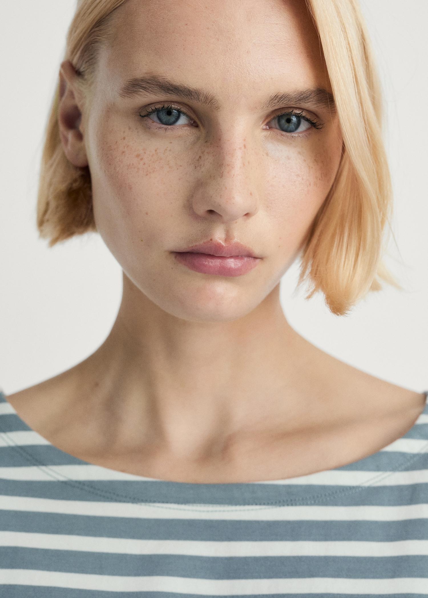 Woven cotton striped t-shirt - Women | MANGO USA Product Image