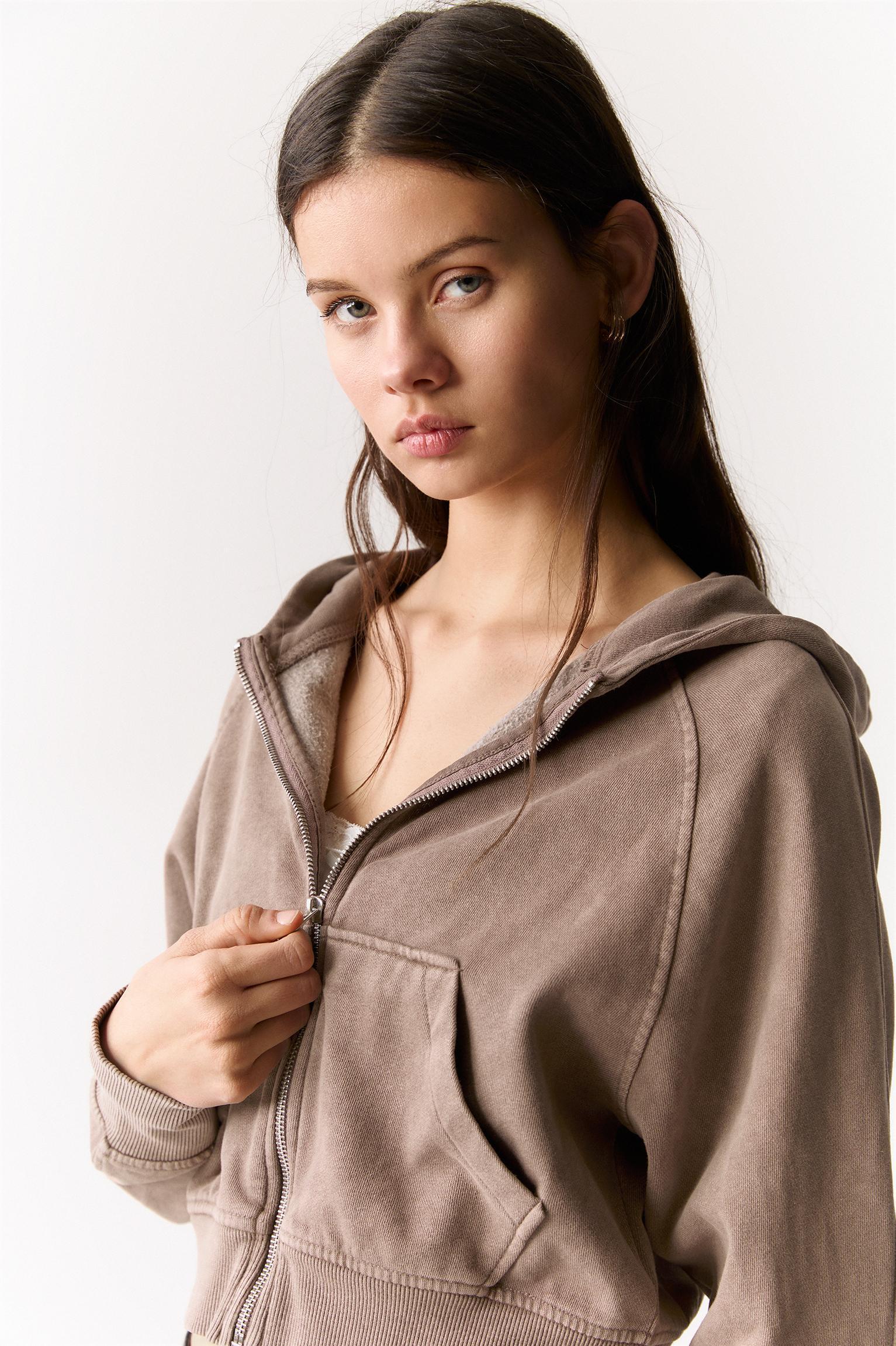 Hoodie with zipper Product Image