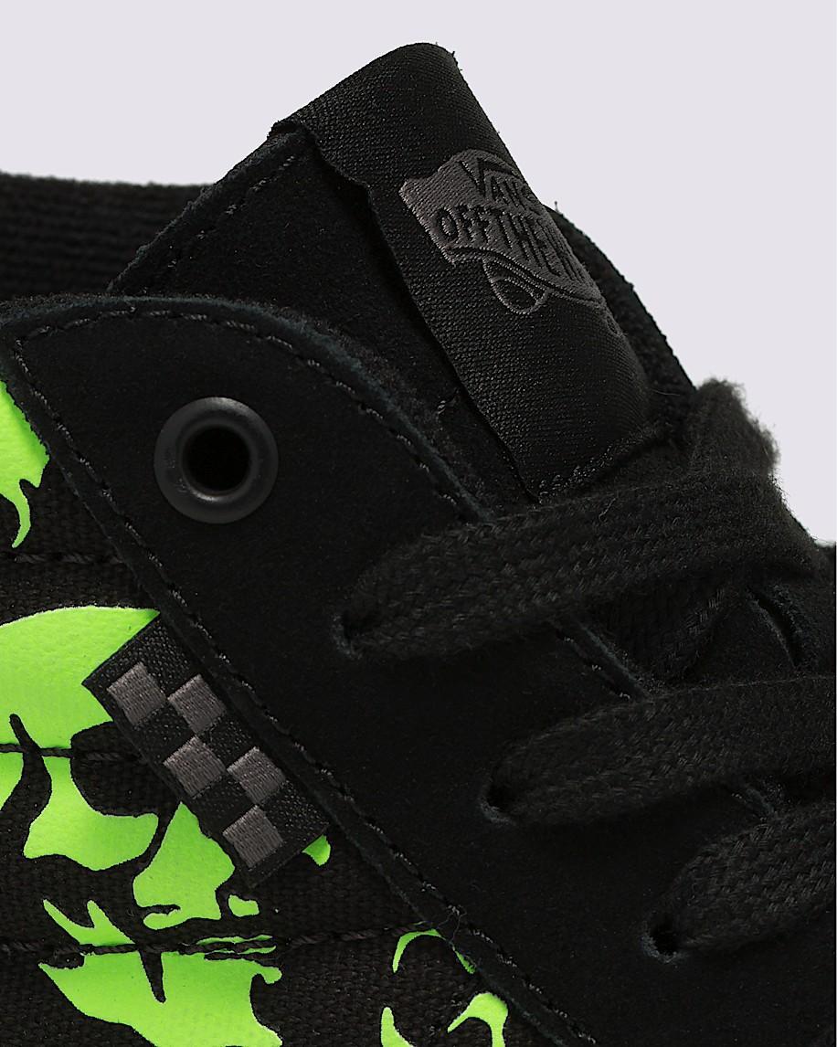Skate Sk8-Hi Skulls Shoe in Black / Green| Vans US Product Image