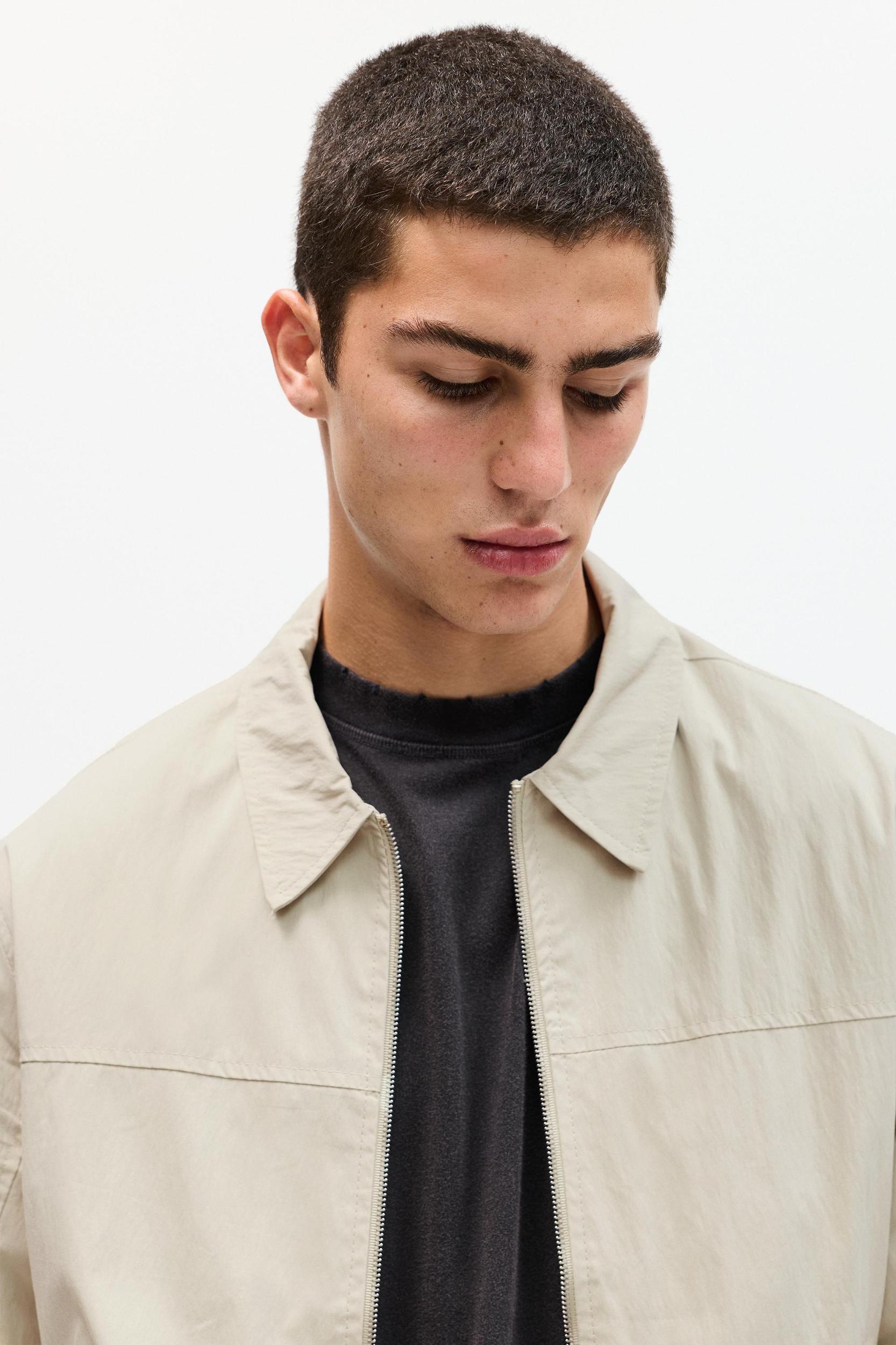 Lightweight jacket with lapel collar Product Image