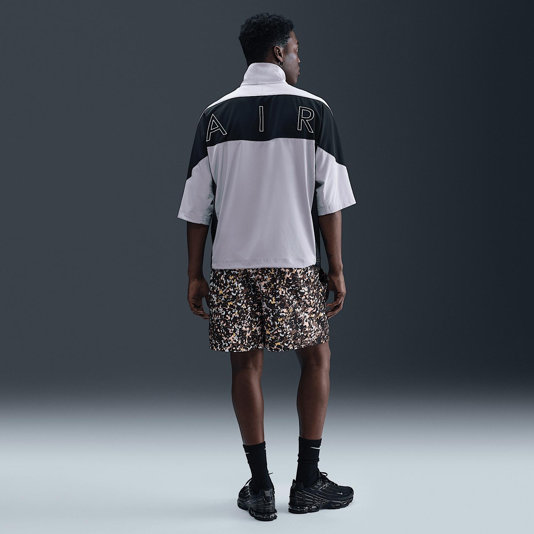 Mens Nike Sportswear Club Woven Shorts | IF8502-222 Product Image