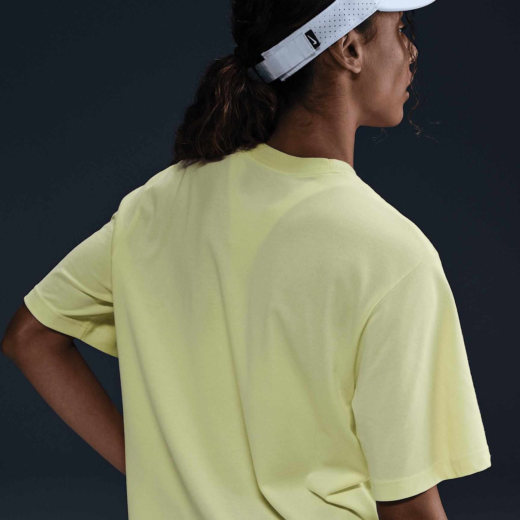 Nike Women's Slam Dri-FIT Short-Sleeve T-Shirt Product Image