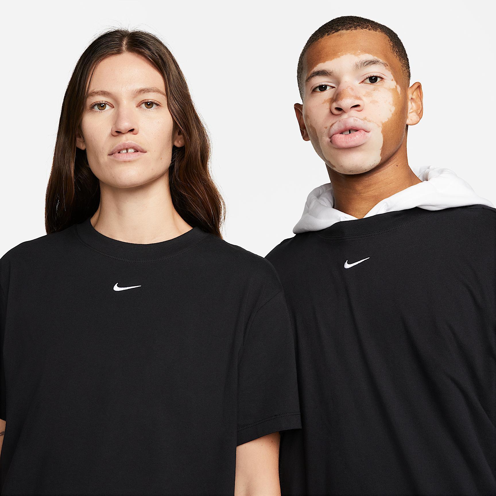 Nike Sportswear Essentials Women's T-Shirt Product Image